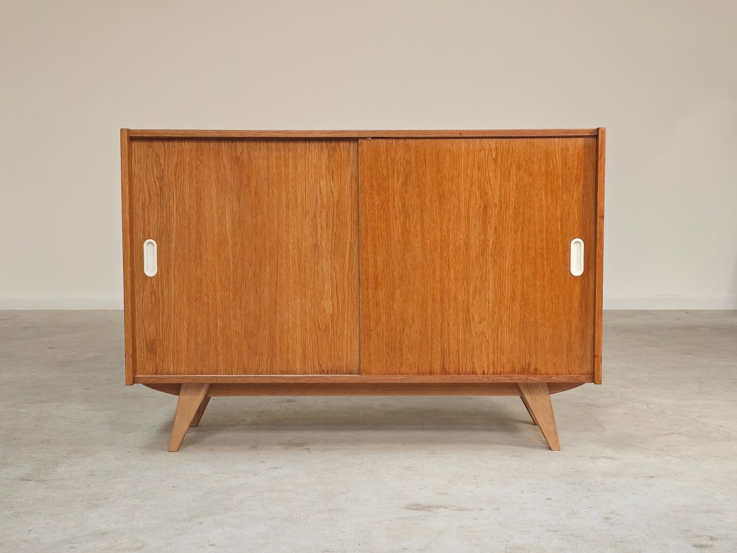 Sideboard, storage unit U-452 dub by Jiri Jiroutek for Interier Praha 1960