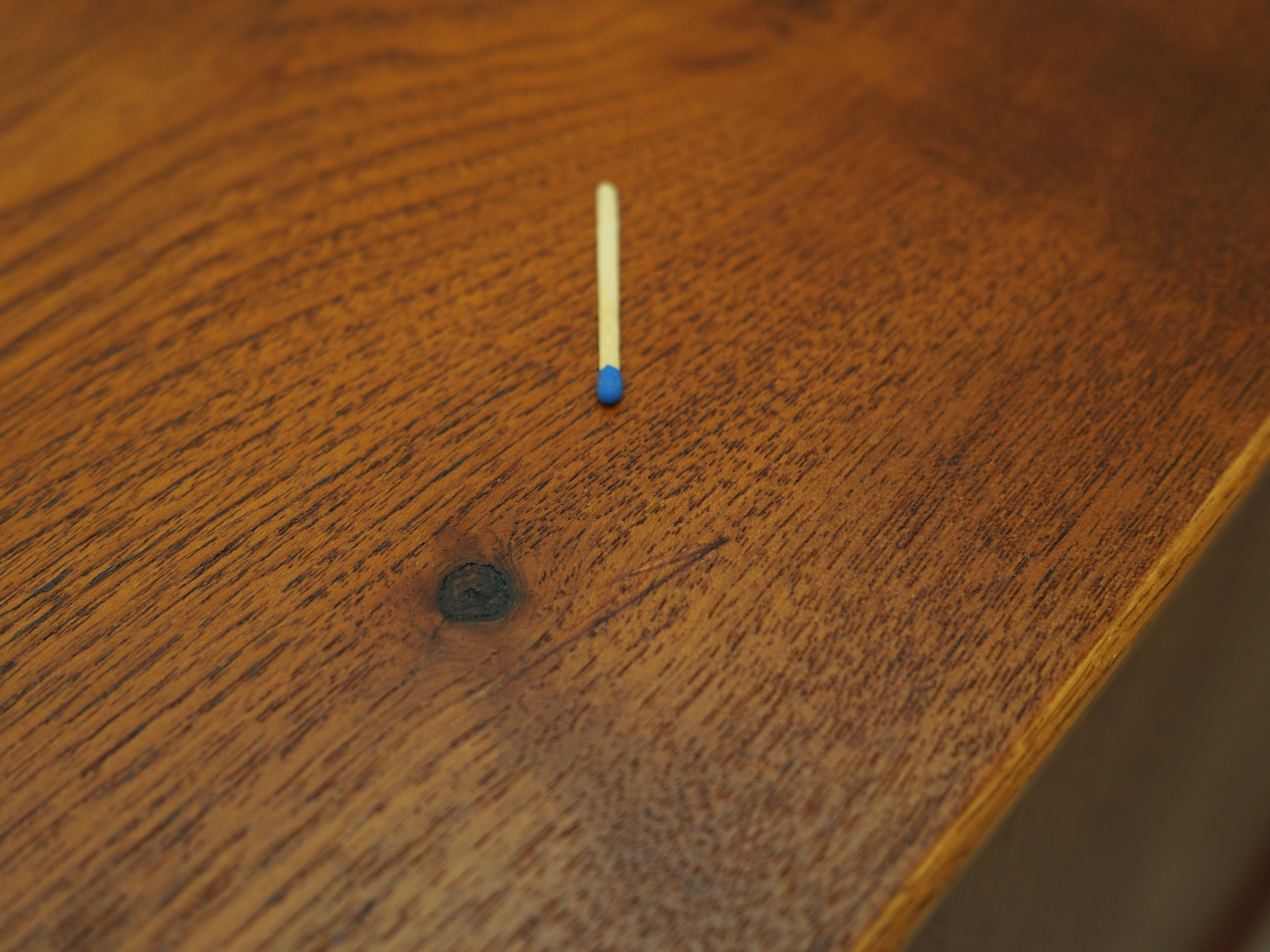 Buffet haut en teck, design danois, années 1960, production : Danemark