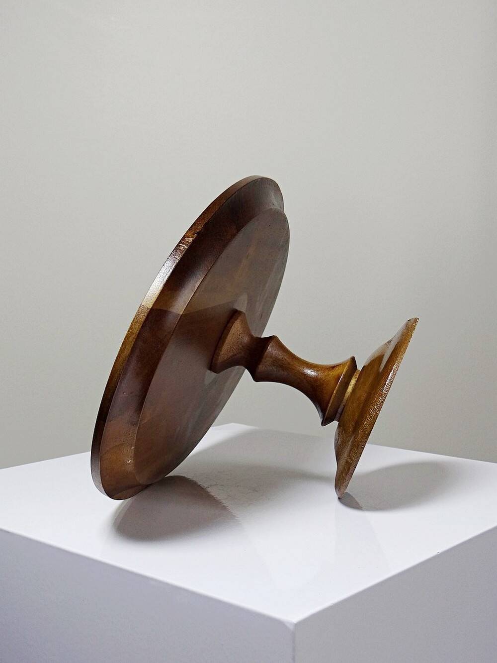 Vintage turned oval wooden display stand