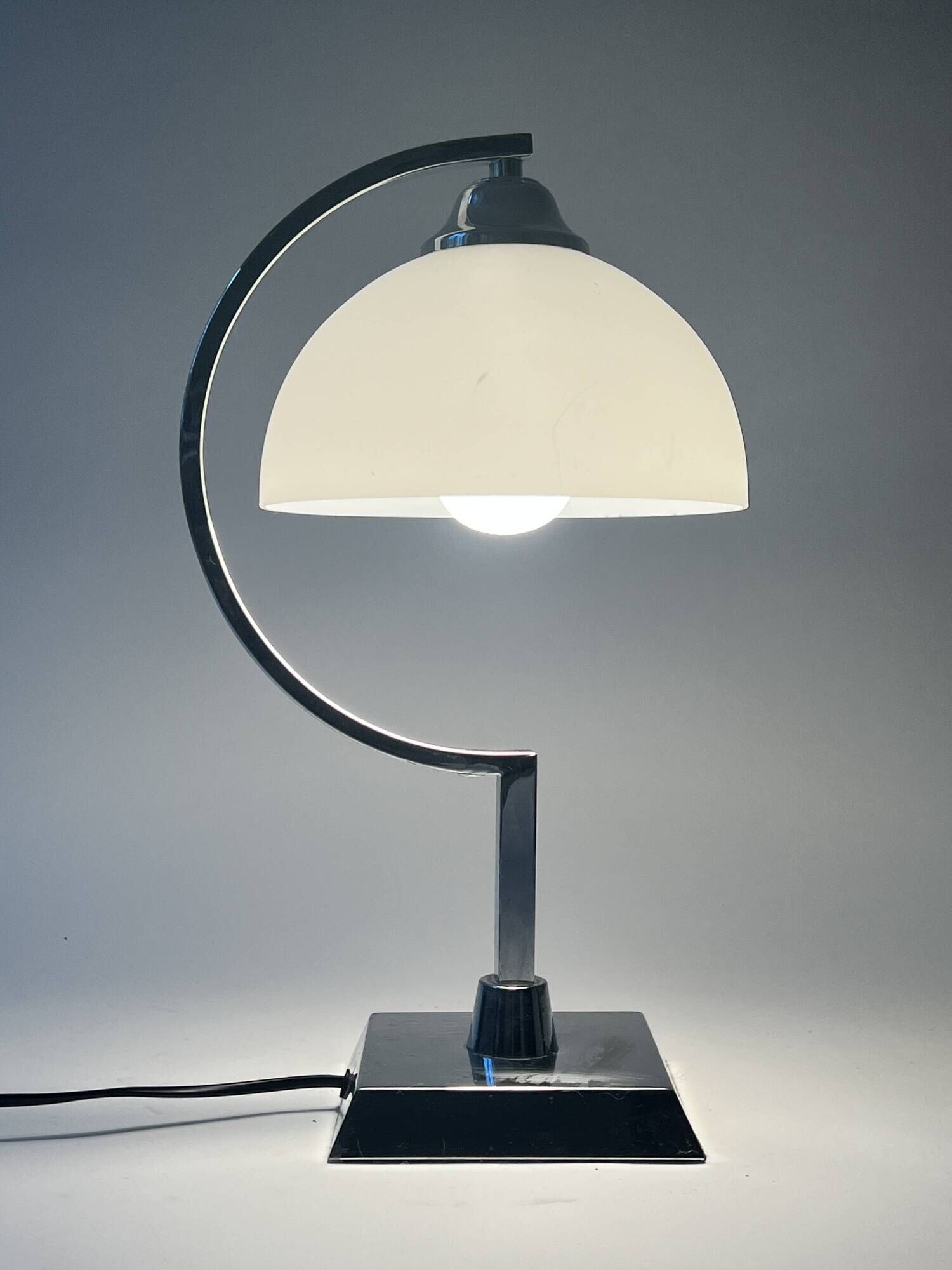 Bureau lamp / bedside lamp Bauhaus chrome metal & opal glass, design 1970
