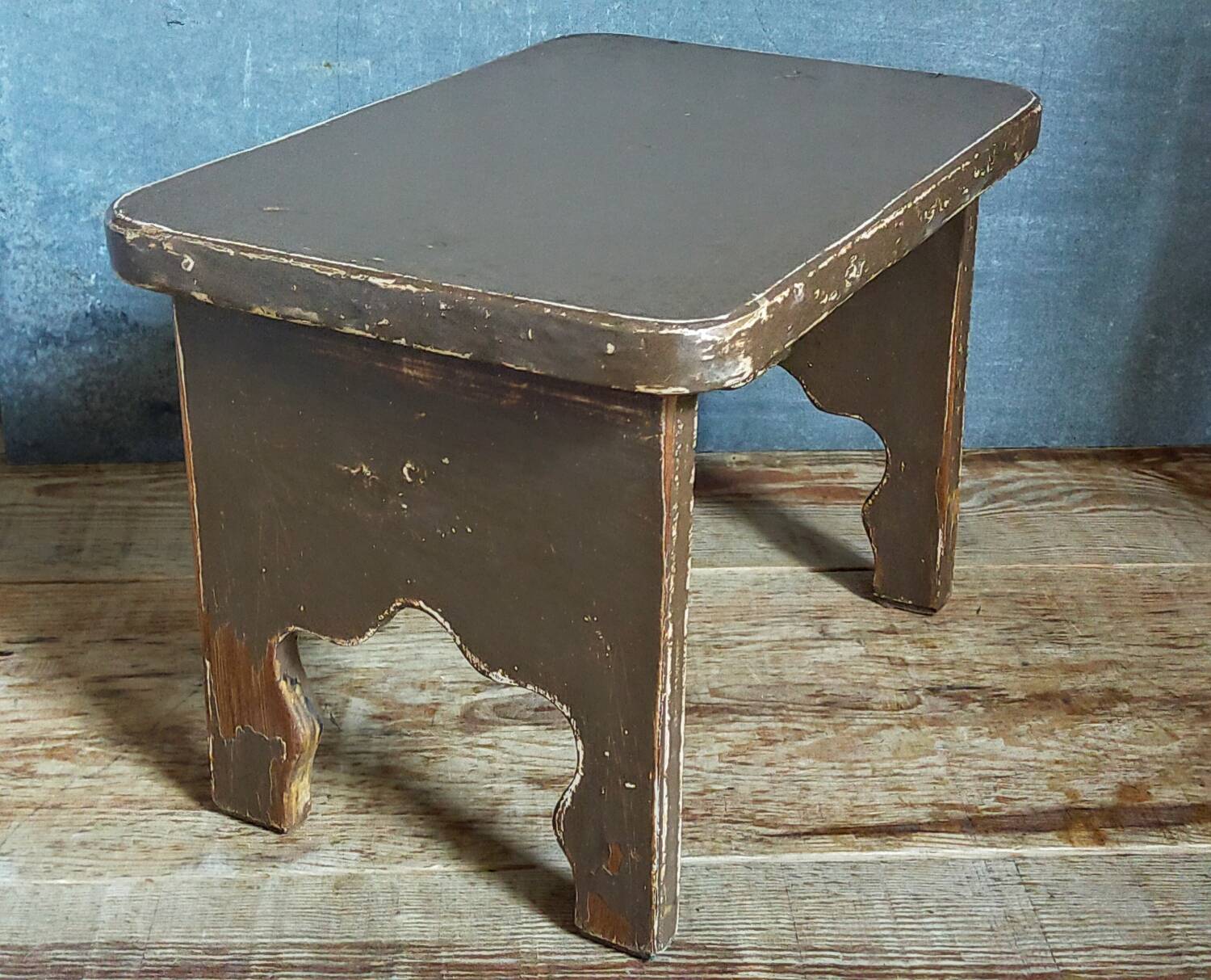 Mini-bench stool in old patinated solid wood