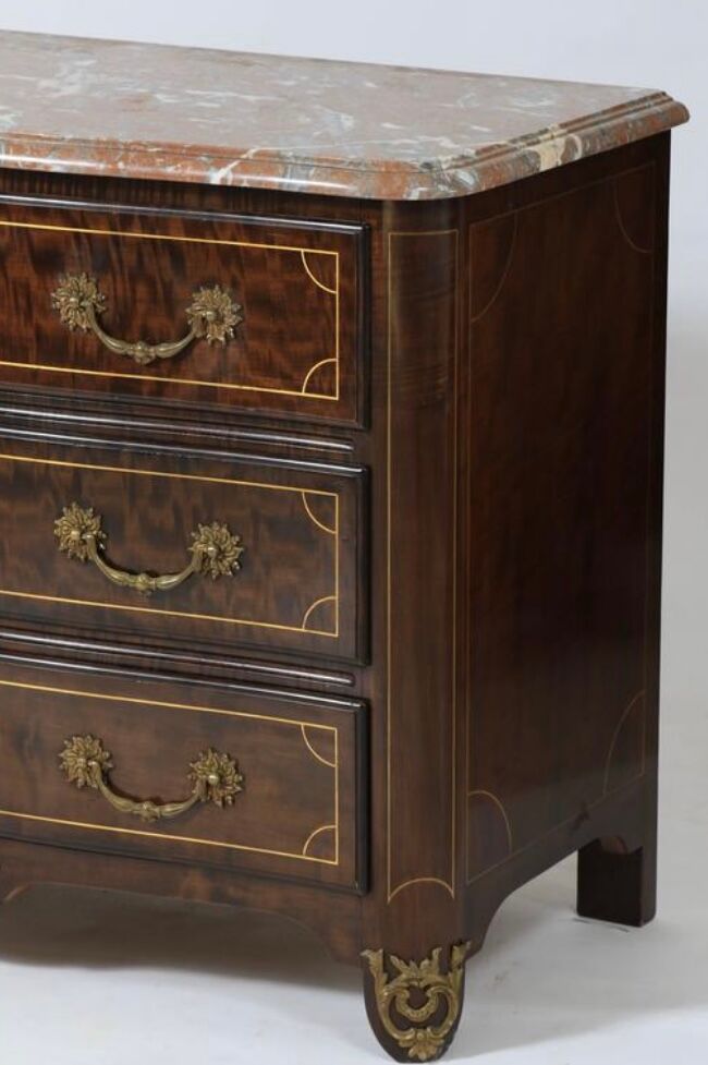 Commode, bois de rose, style régence, fin XlXème siècle