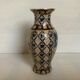 Vase chinois peint en relief