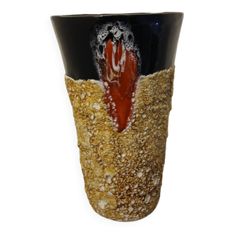 Black and red lava vase