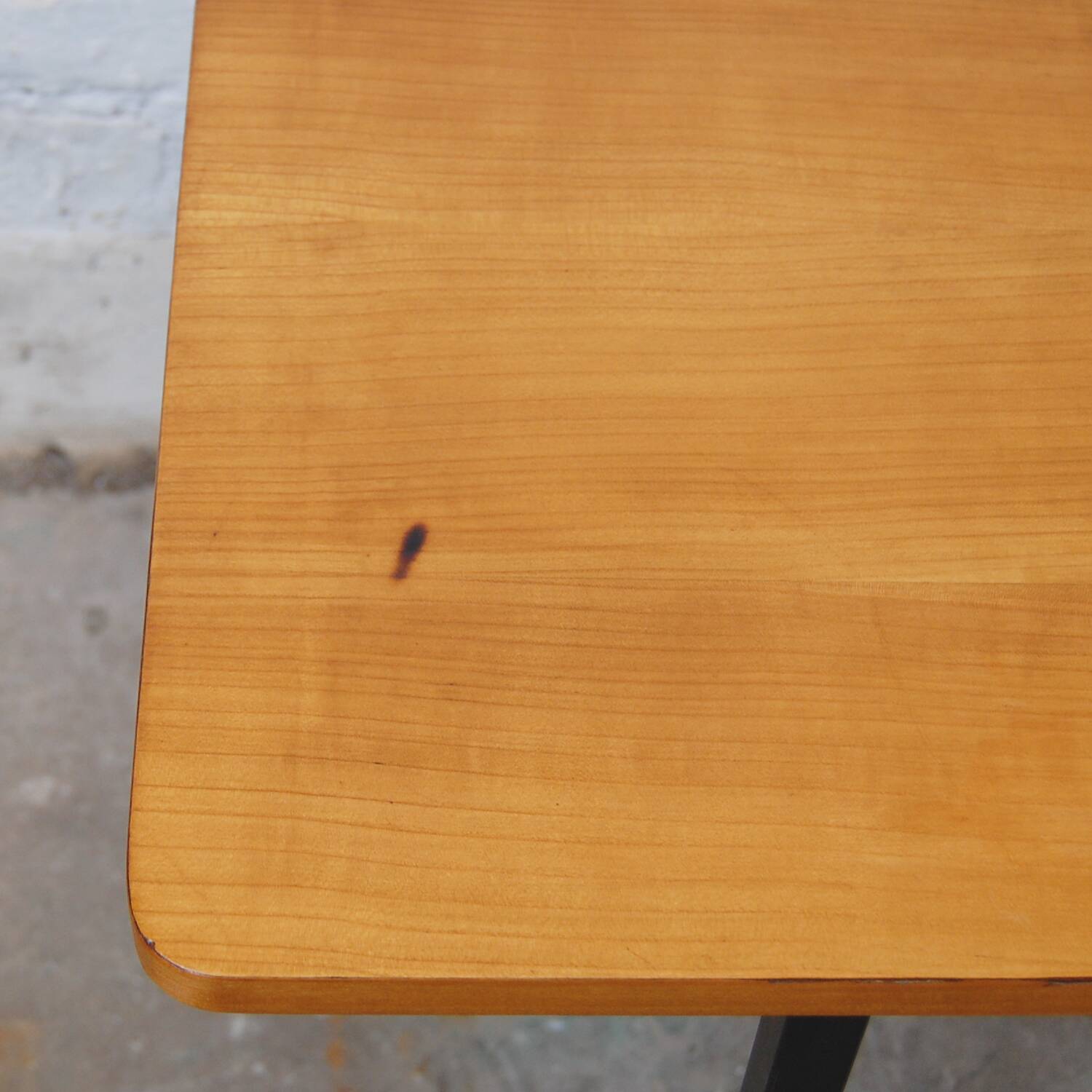 Table de salon "59" par Pierre Guariche, édition Meurop 1959