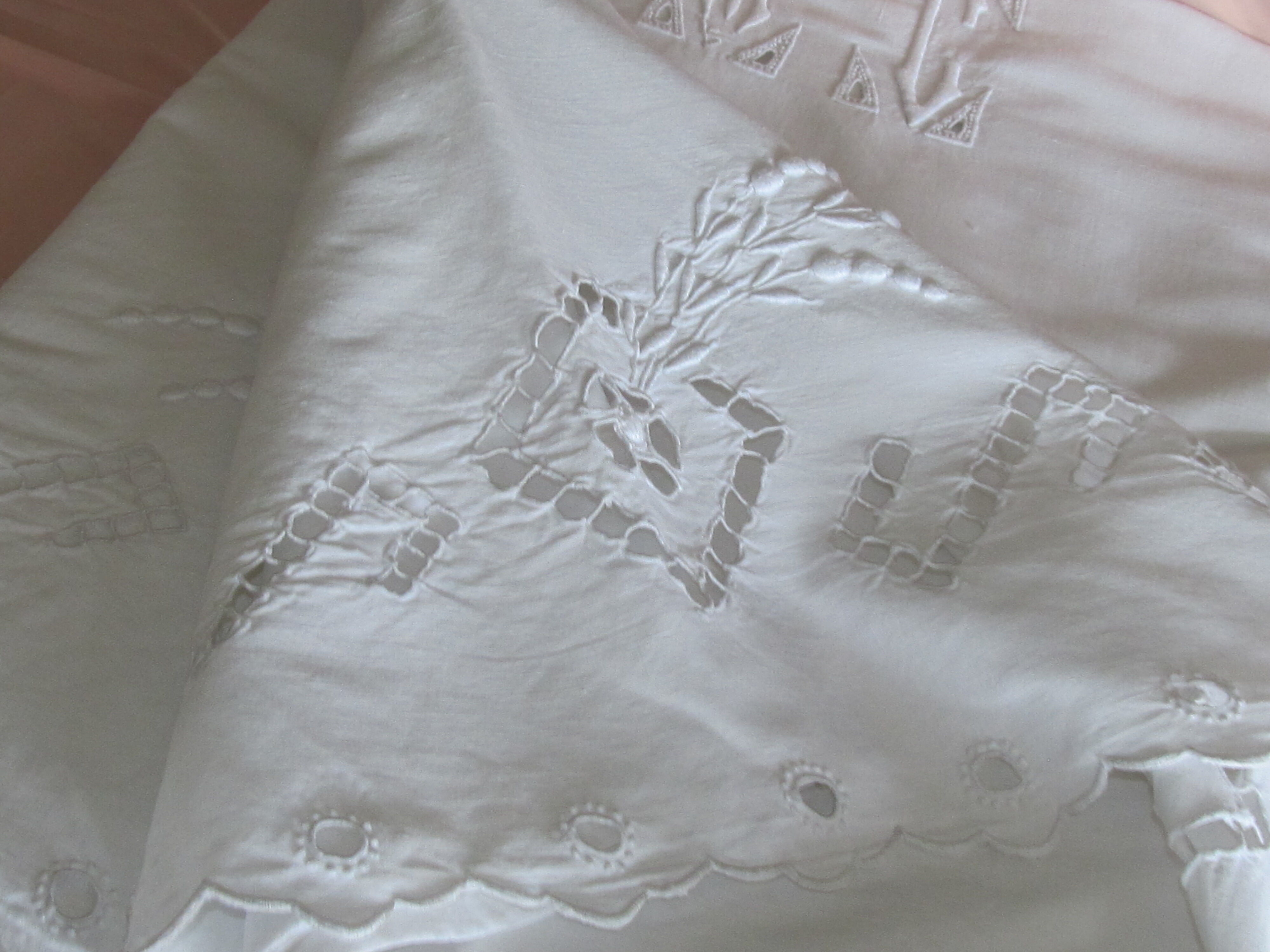 Old sheet cotton embroidery Richelieu white monograms MC 200 x 315 back 80 cm