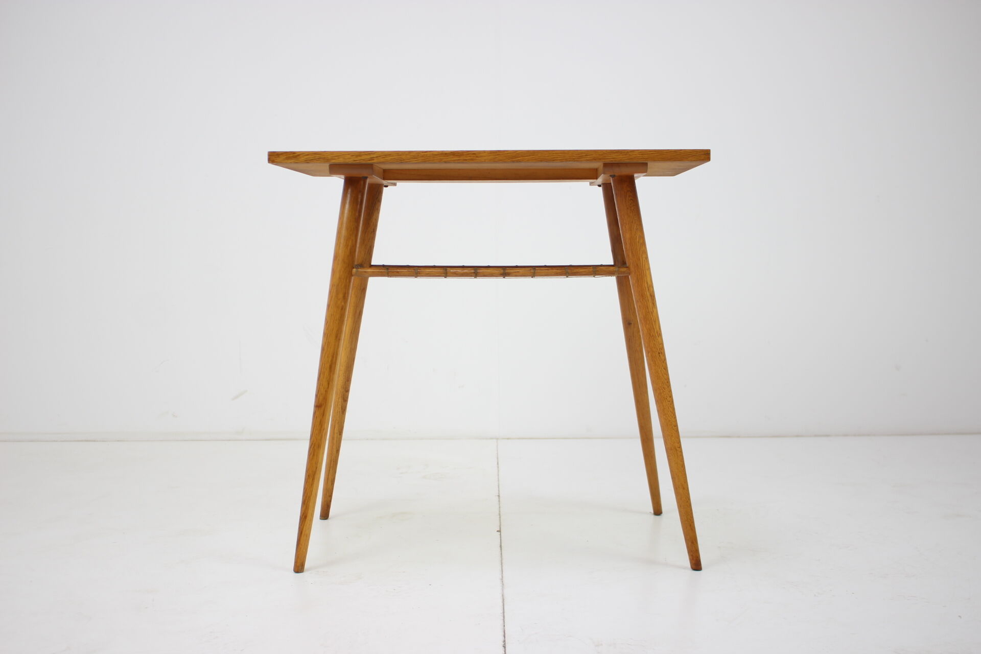 Table en chêne du milieu du siècle, années 1970.