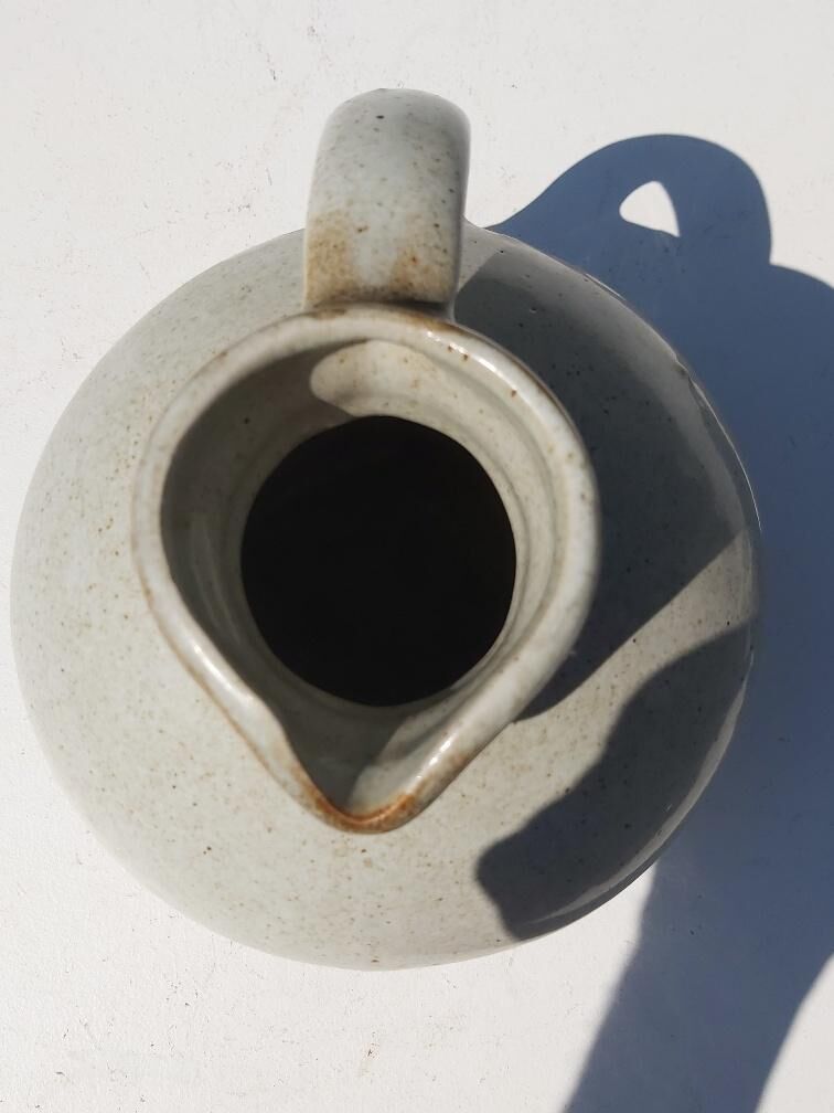 Pitcher Jean Austruy in sandstone