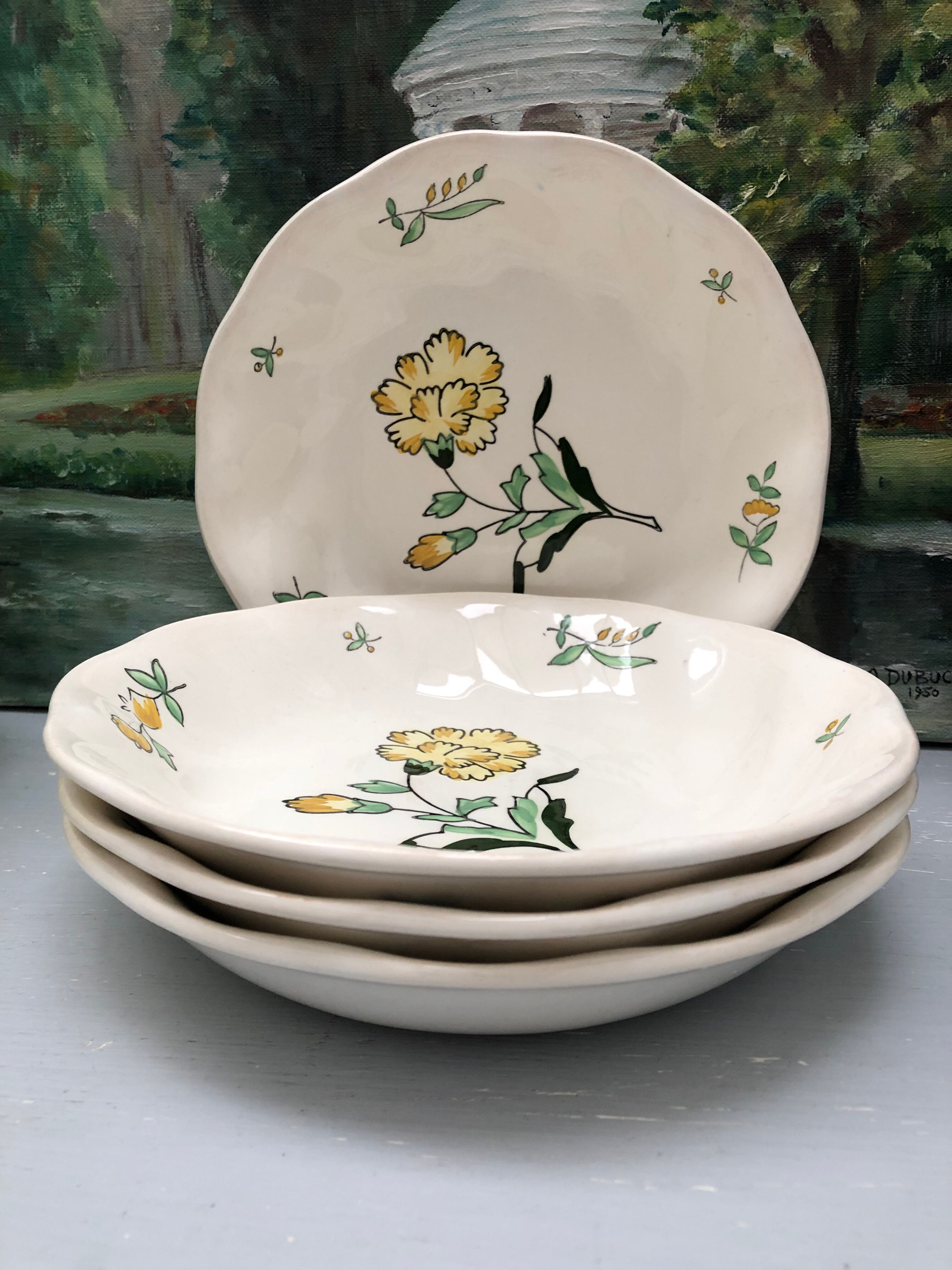 Lots de 4 assiettes creuses, Modèle embrun, aux motifs à fleurs jaune. Estampillées Salins France.