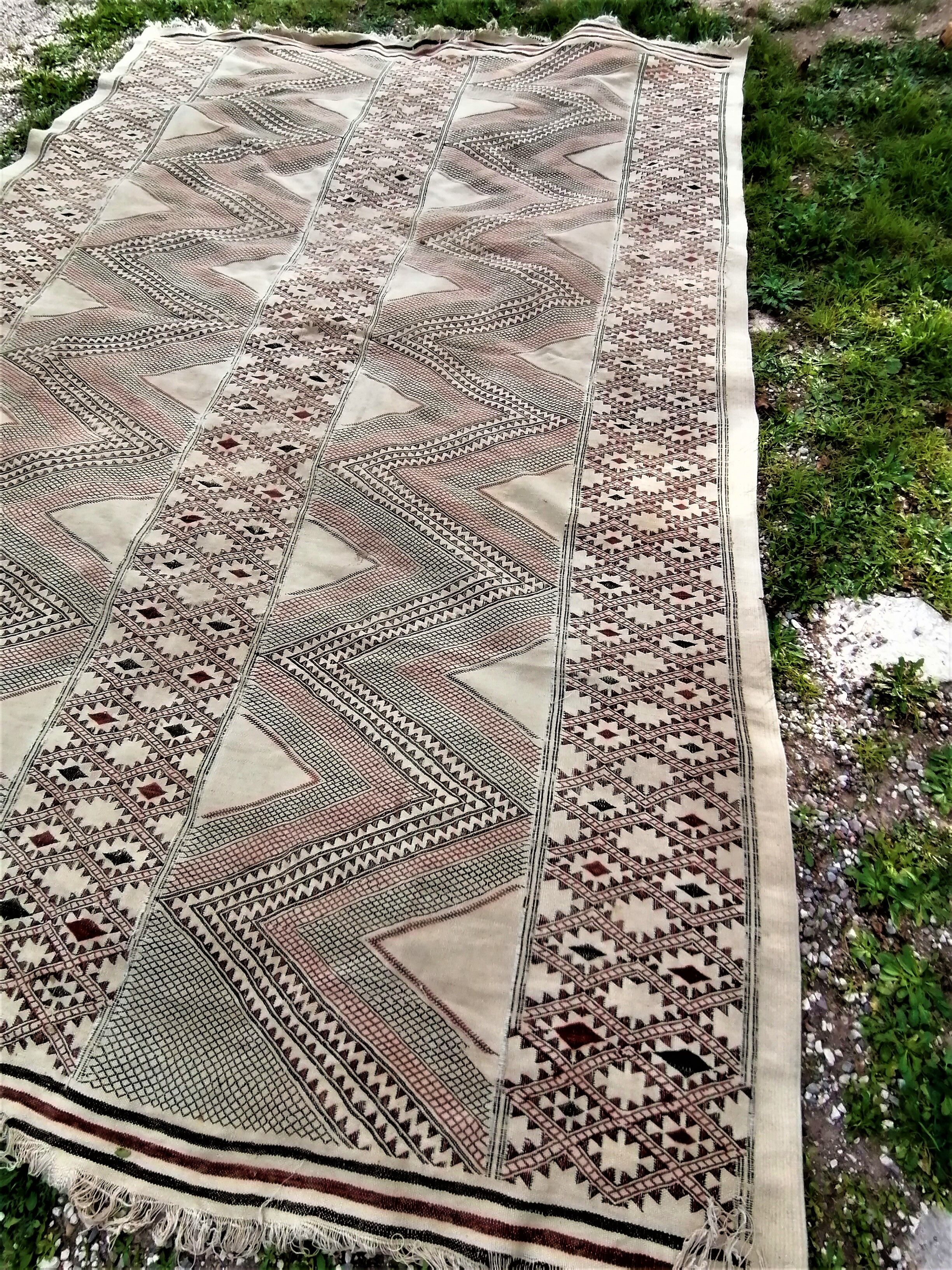 -oriental carpet. kilim. north africa. (305 x 200)