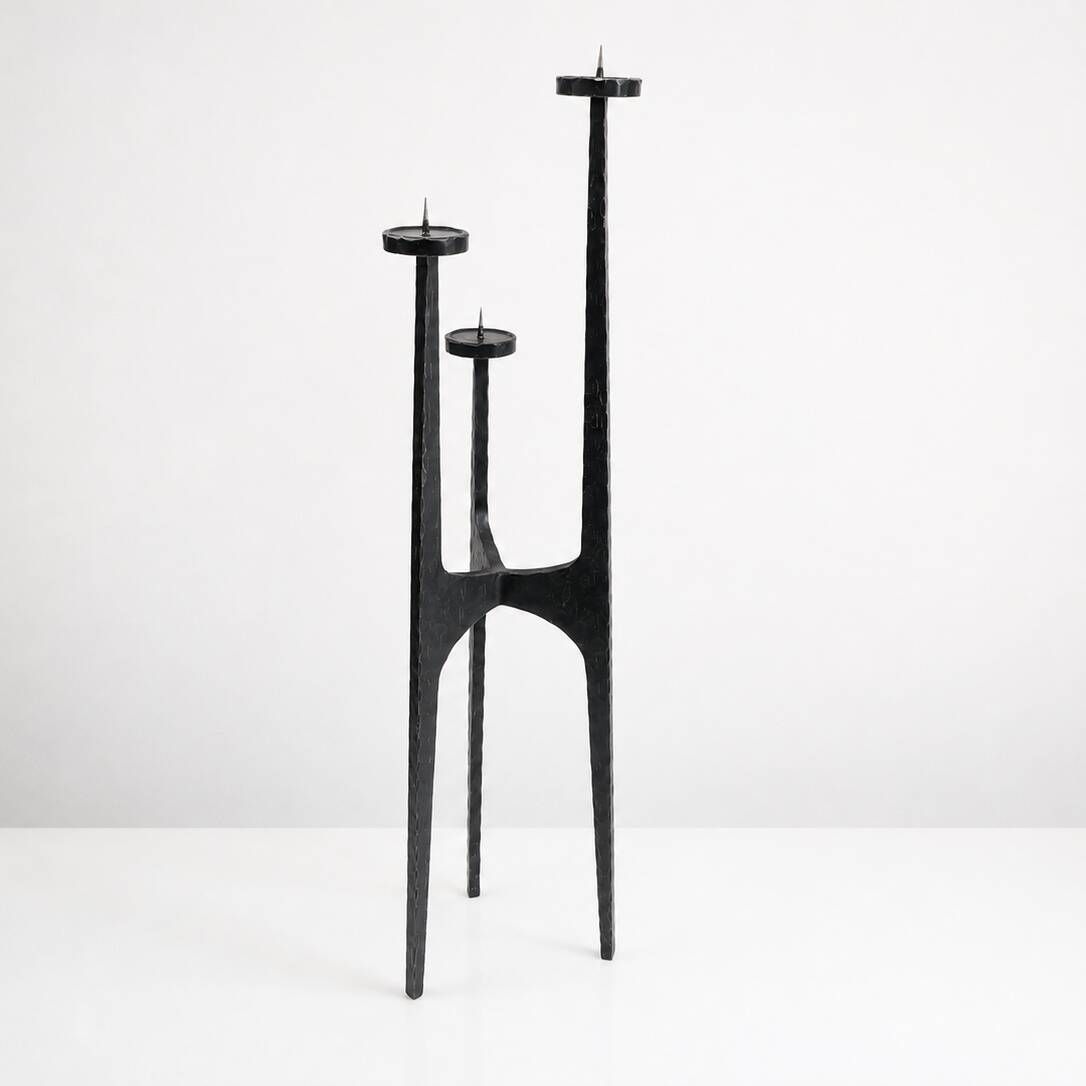 Large brutalist tripod chandelier in hammered wrought iron – Europe, circa 196