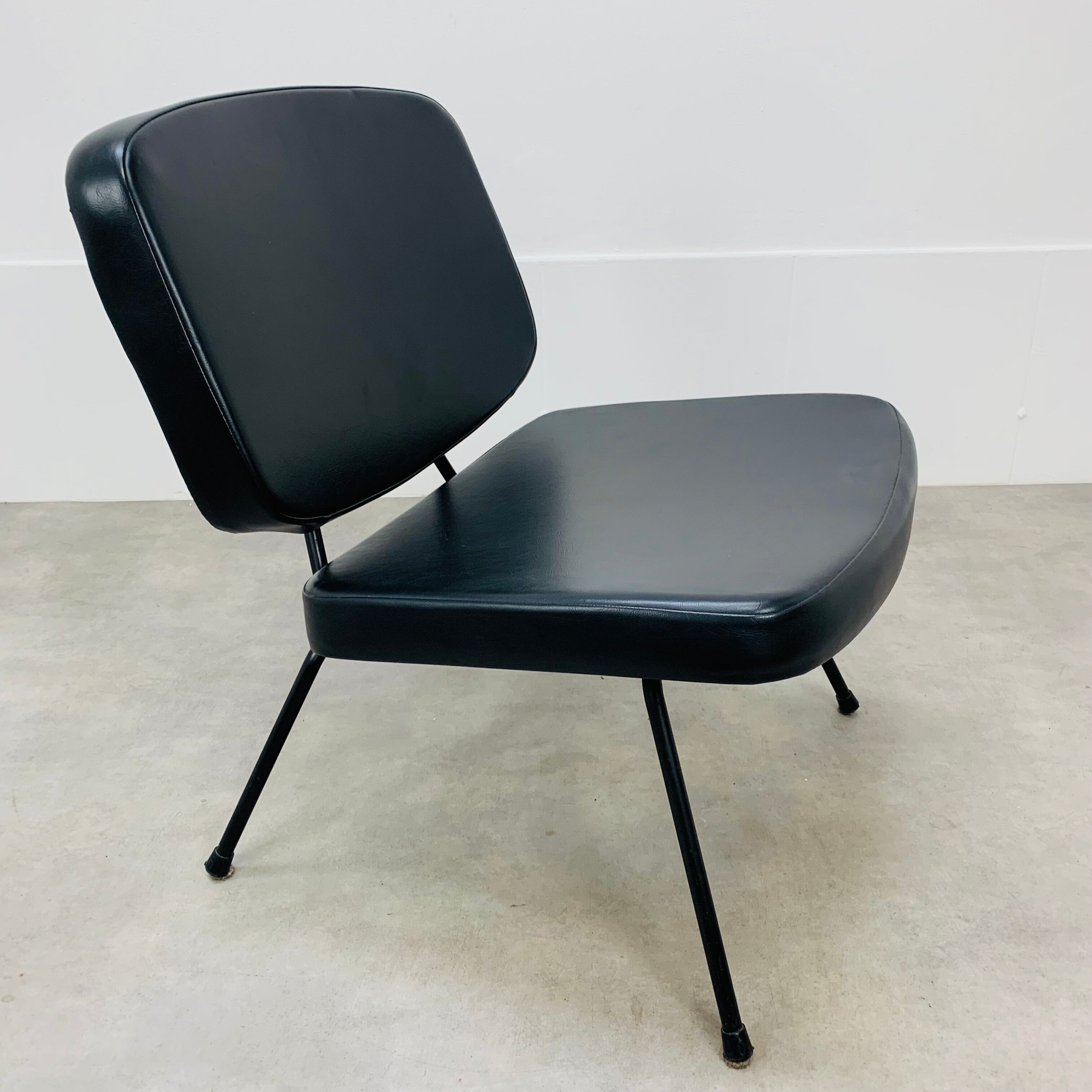 Chauffeuse CM190 Pierre Paulin pour Thonet