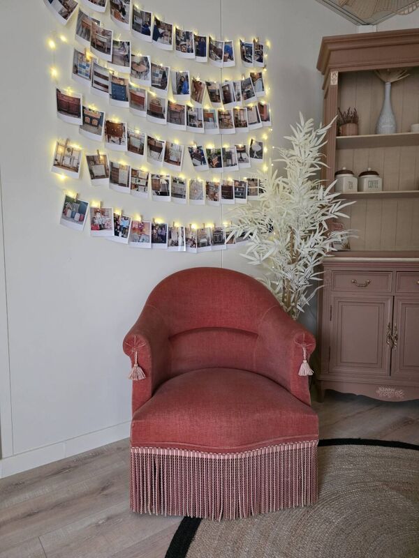Fauteuil crapaud en velours vieux rose
