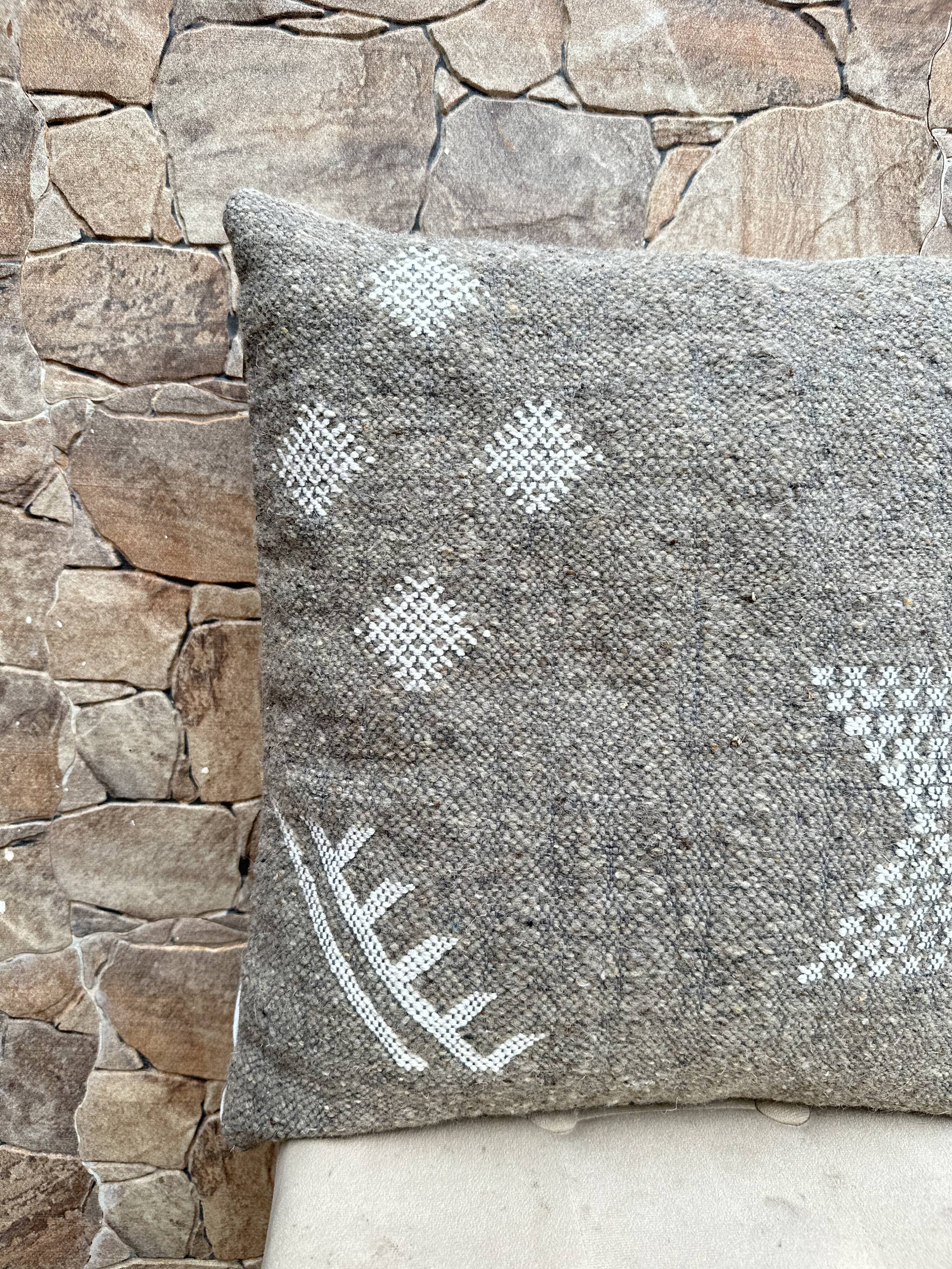 Moroccan kilim cushion cover handmade: Berber wool cushion