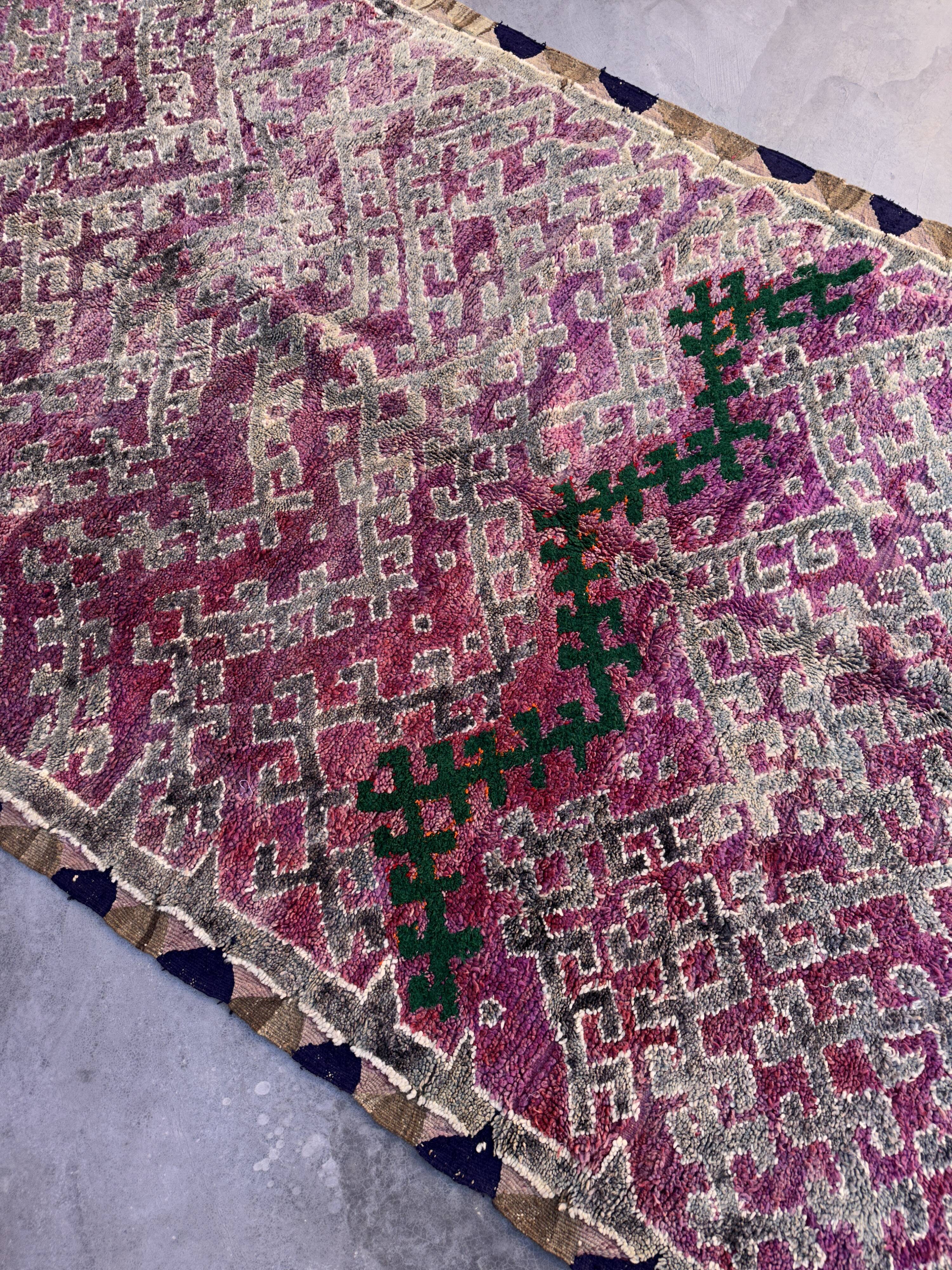 Moroccan rug - 186 x 325 cm