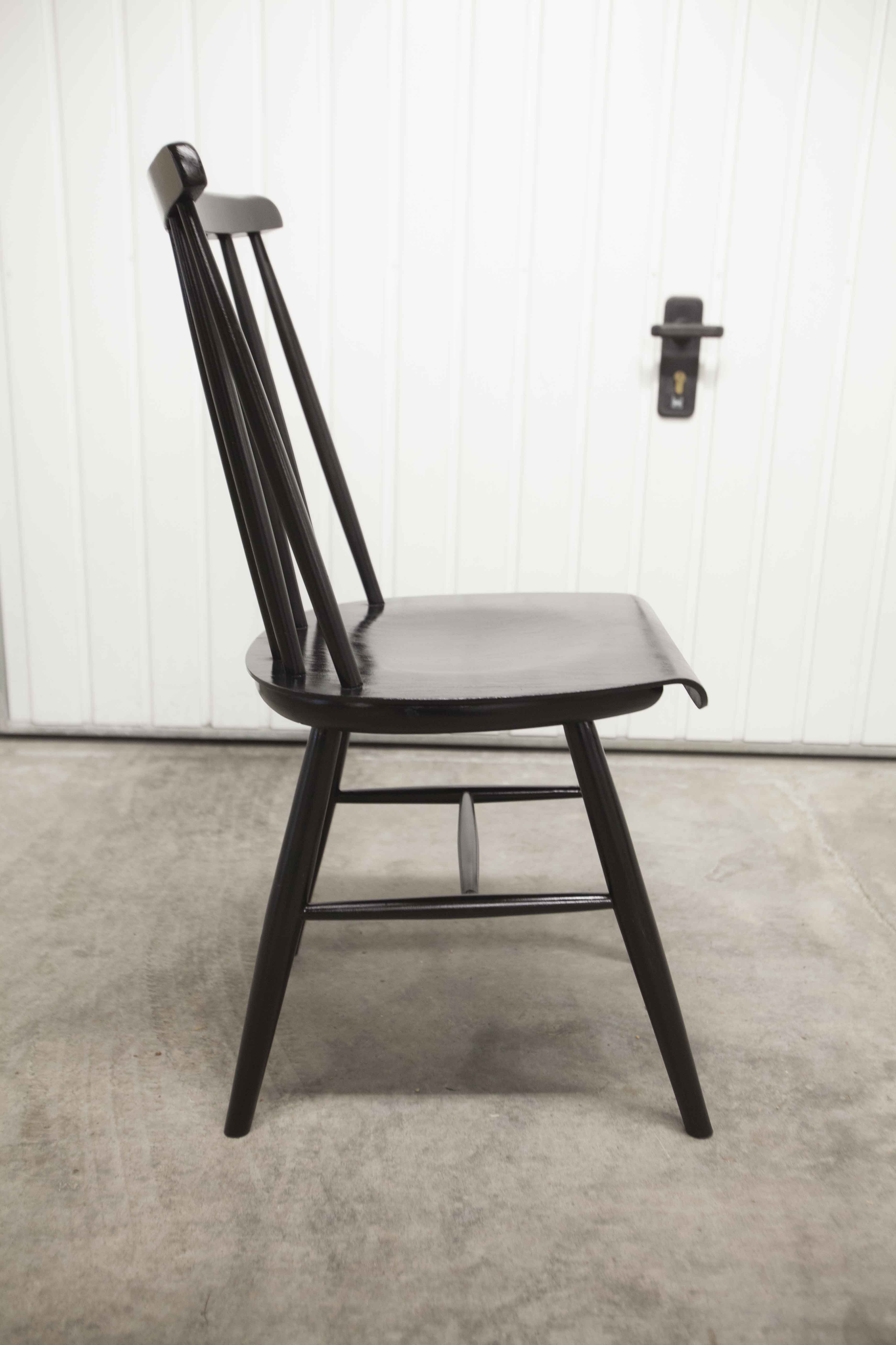 Chair model Fanett by Ilmari Tapiovaara