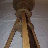 Wooden screw adjustable height stool