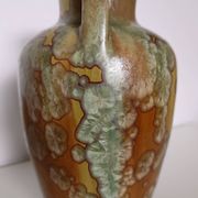 Vase en céramique à émail cristallisé irisé, deux anses, pièce décorative