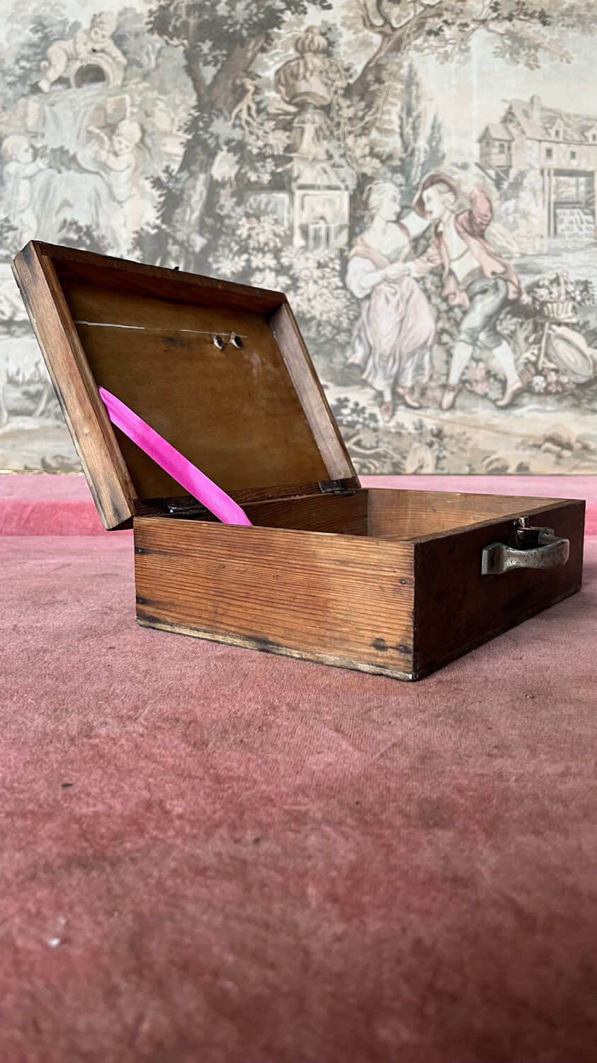 Boîte à bijoux en bois vintage