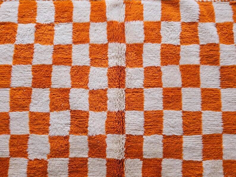 Orange Moroccan rug in natural wool, 250cm x 150cm