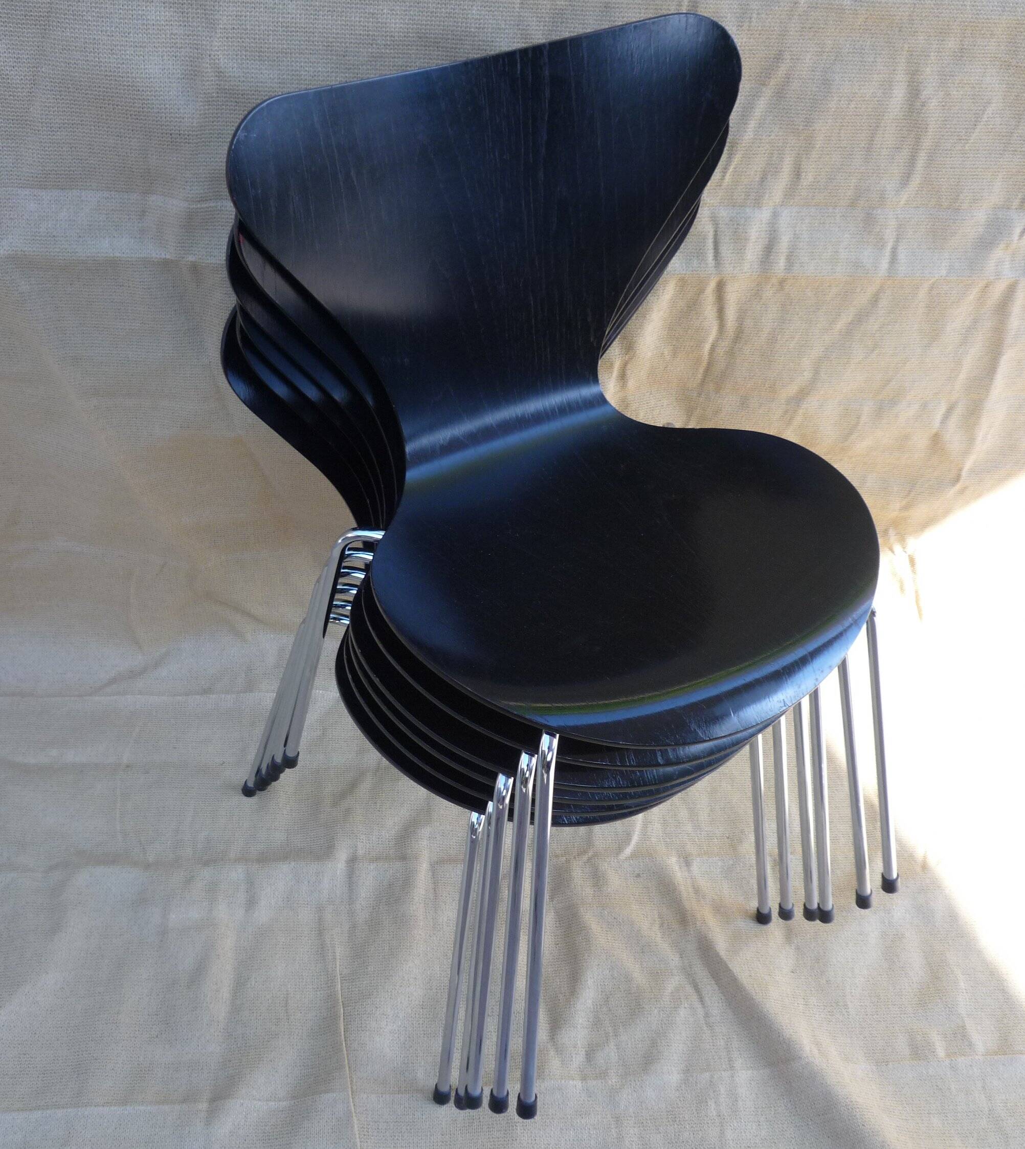 Chair Arne Jacobsen Mod. 3107 black