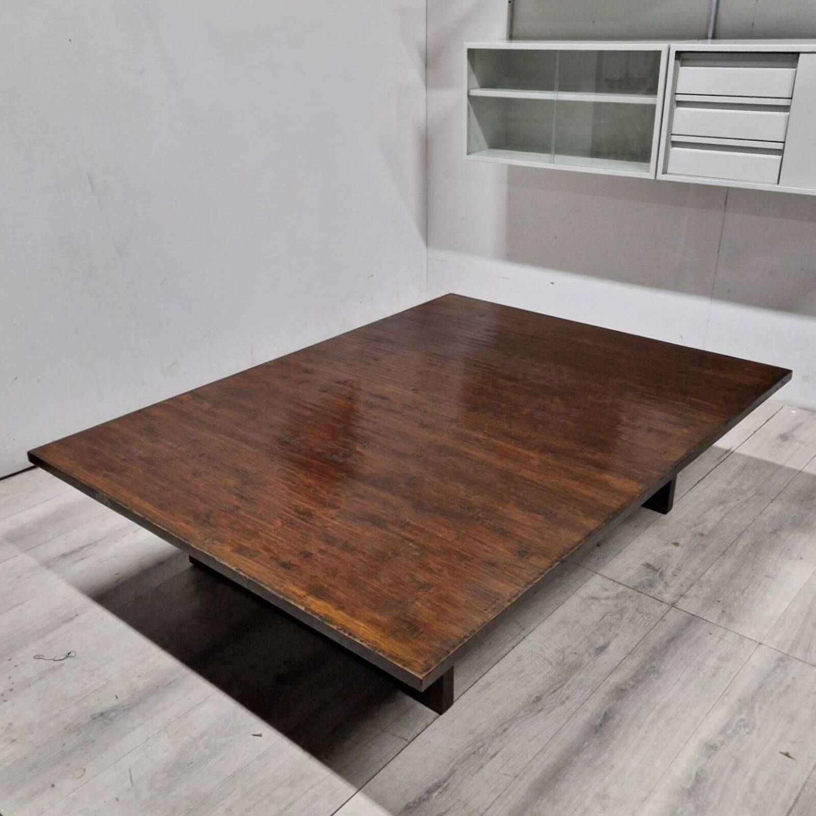 Table basse wabi sabi en bambou et bois par Axel Vervoordt, Belgique années 1980