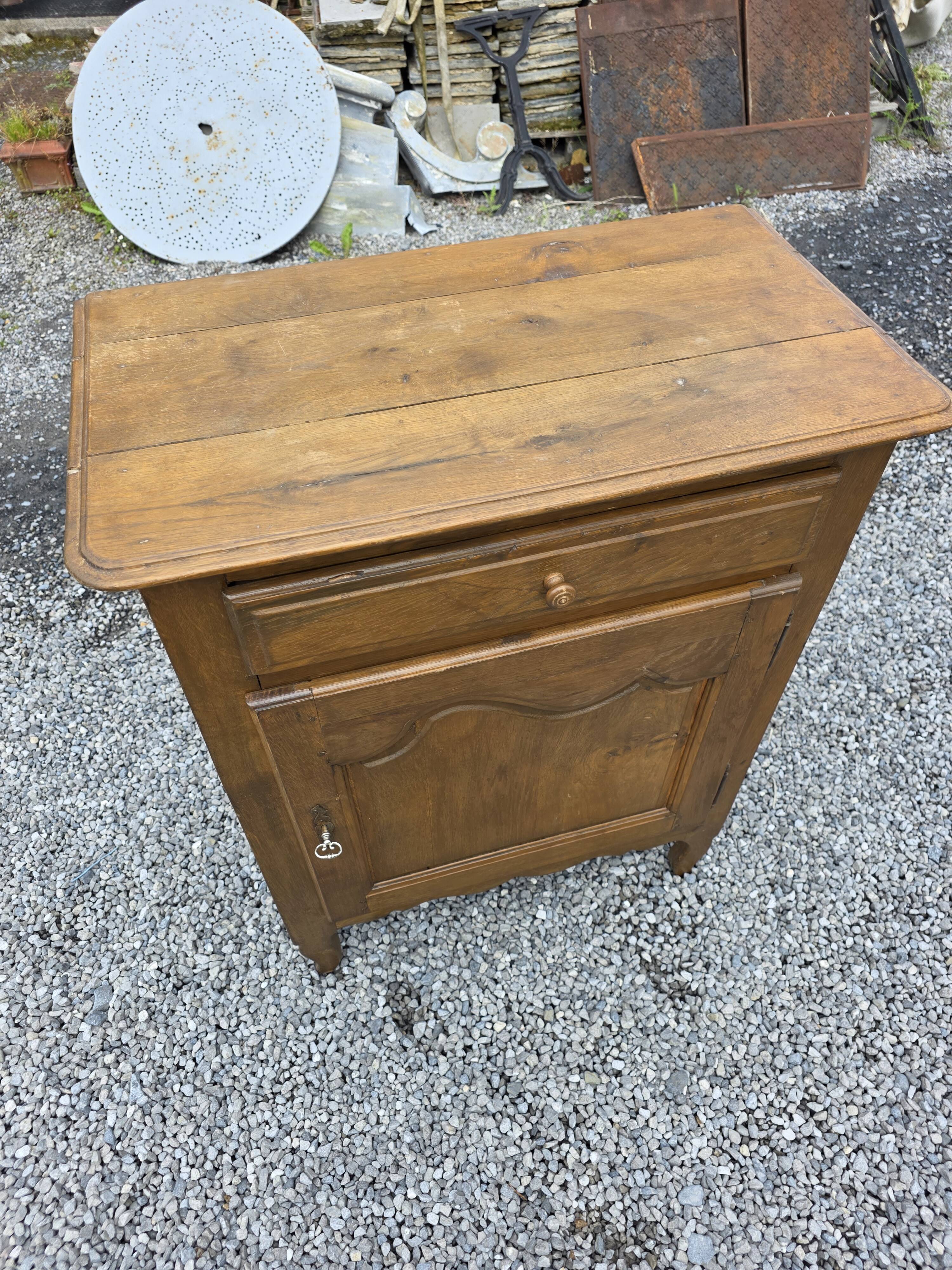 Antique oak confiturer