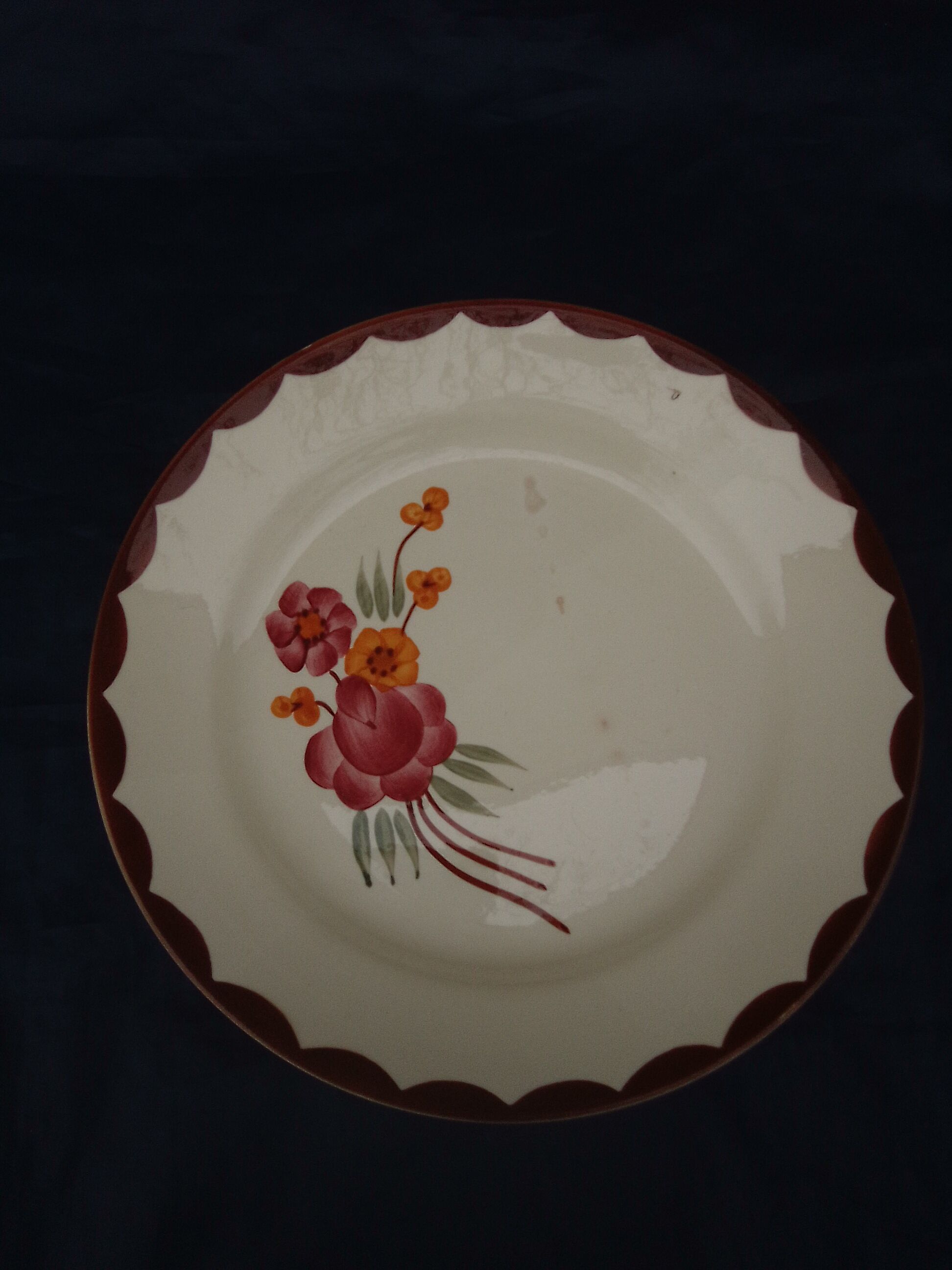 Opaque porcelain plate HBCM Creil Montereau model Huguette diam 22.5 cm