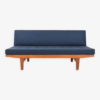Large Daybed H9 by Poul Volther for FDB / New Upholstered