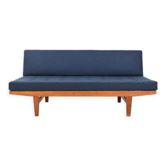 Large Daybed H9 by Poul Volther for FDB / New Upholstered