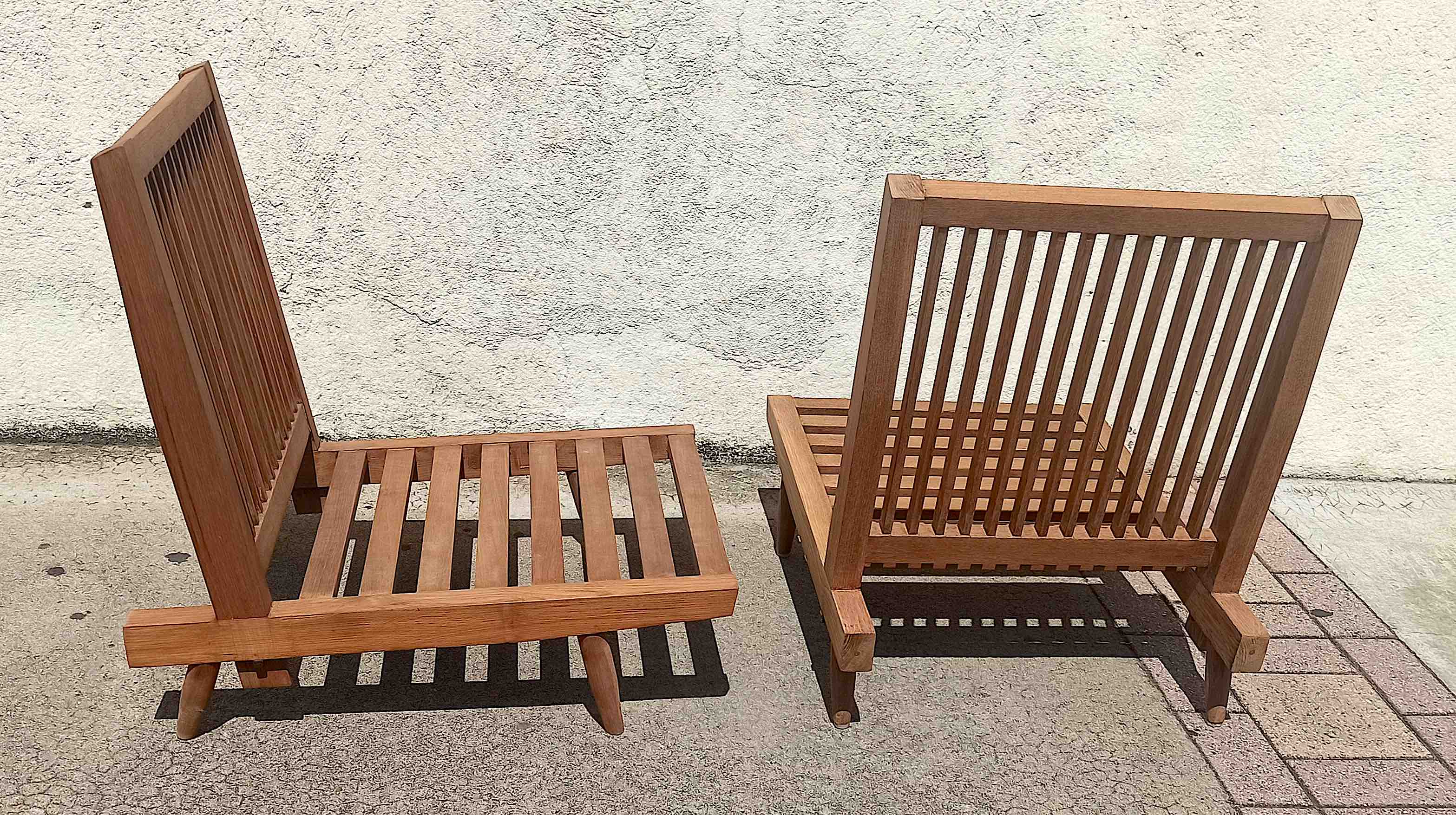 Pair of heaters 60s solid teak two-tone cushions