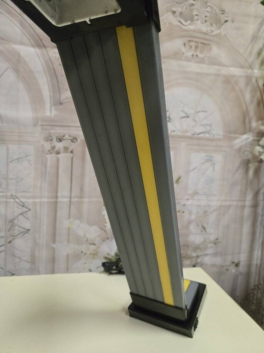 1980s design halogen desk lamp by JD Aznar