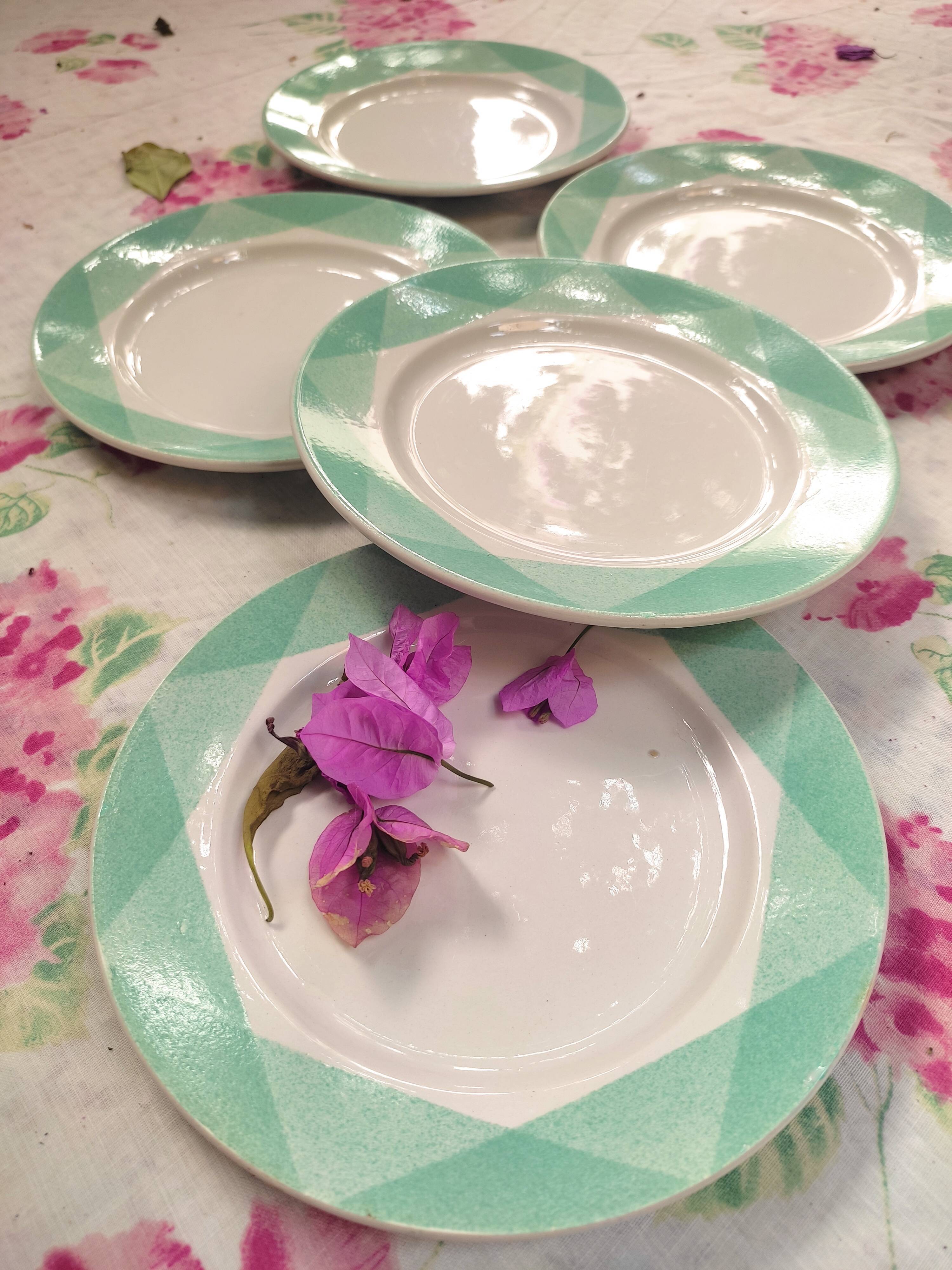 5 retro plates in Badonviller earthenware