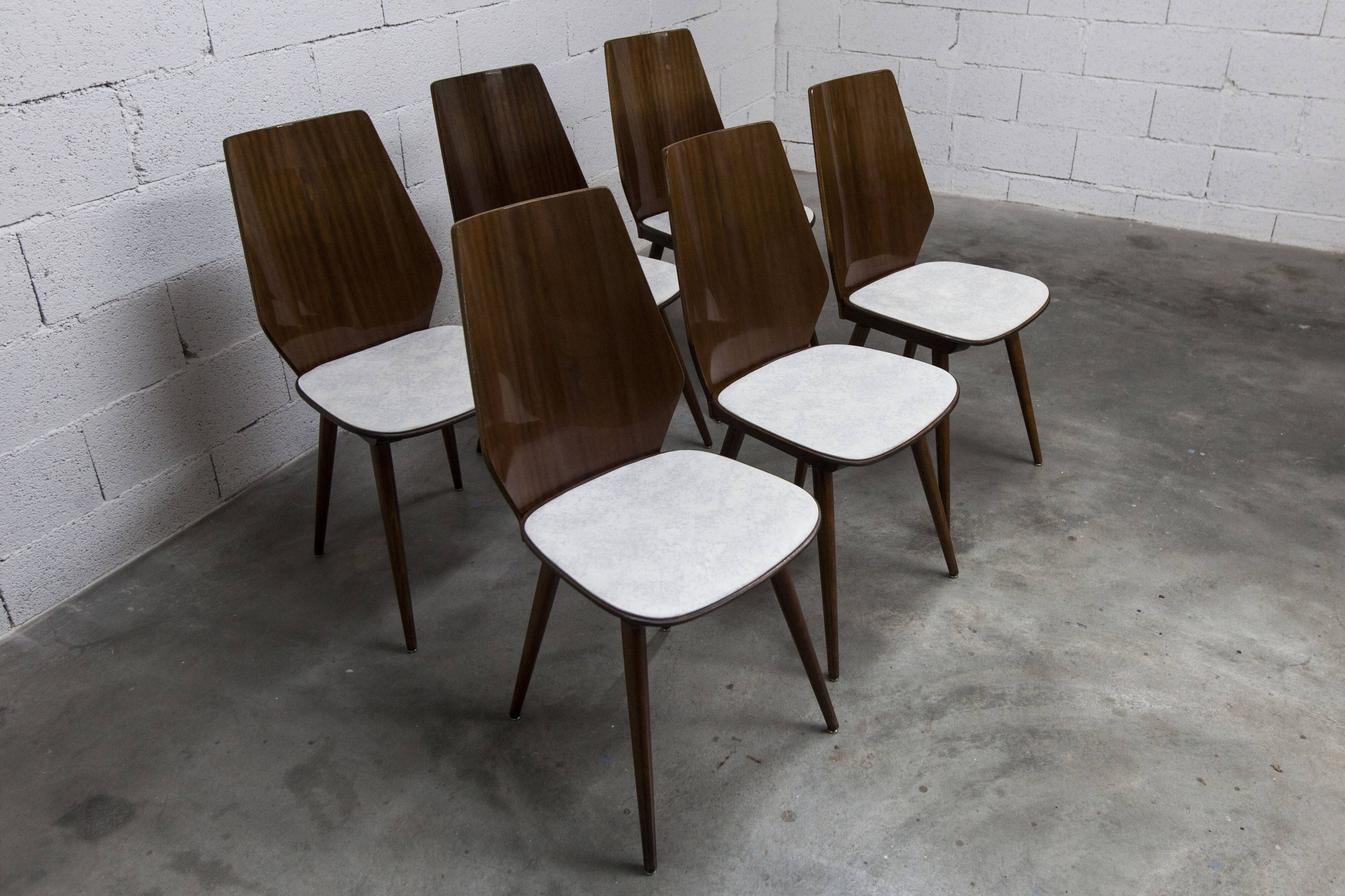 Lot de 6 chaises Baumann modèle 840 G2S finition acajou verni, 1963