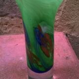 Vase modern décor has inclusion