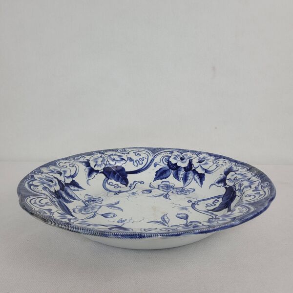 Plat creux rond Creil & Montereau Flora Plat creux rond en faïence de Creil