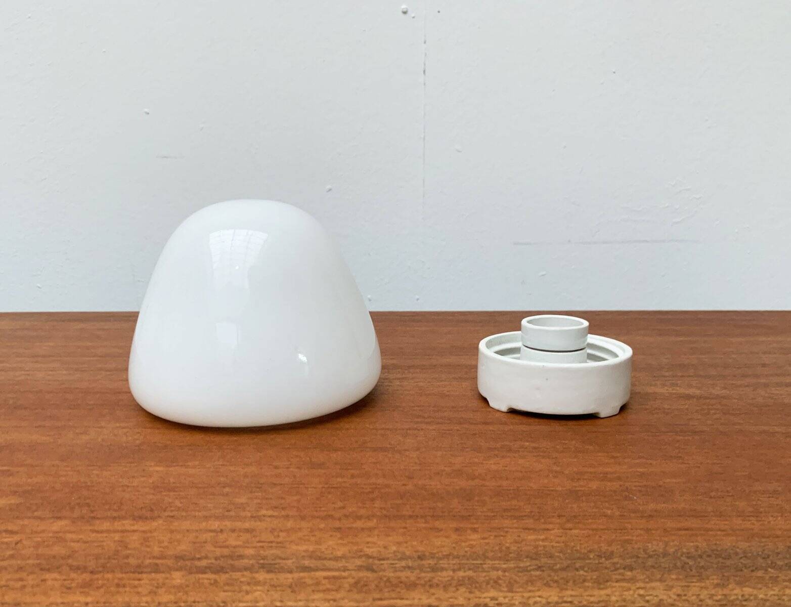 Ceiling or wall lamp Erdbeere in German glass from the mid-century by Wilhelm Wagenfeld for Lindner.