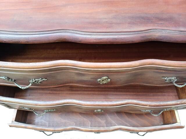 Commode arbalète de style louis XV bois massif