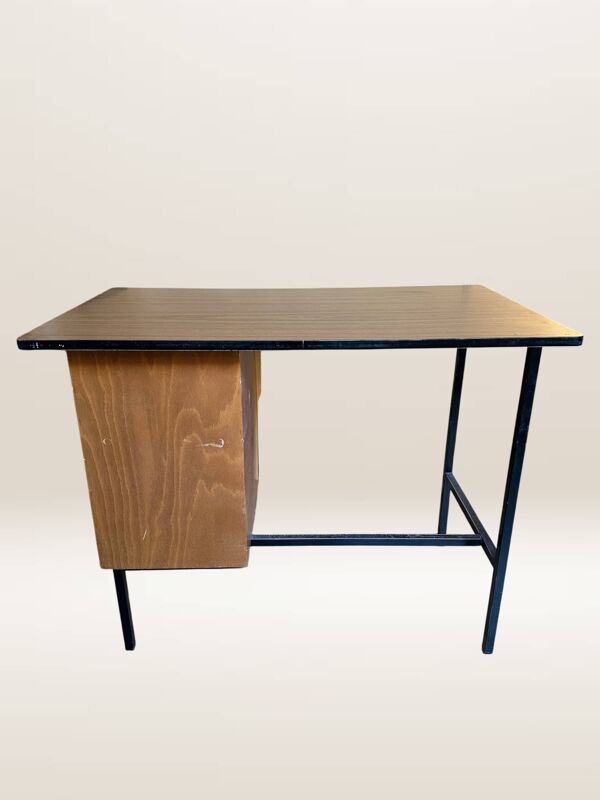 Bureau en métal et formica