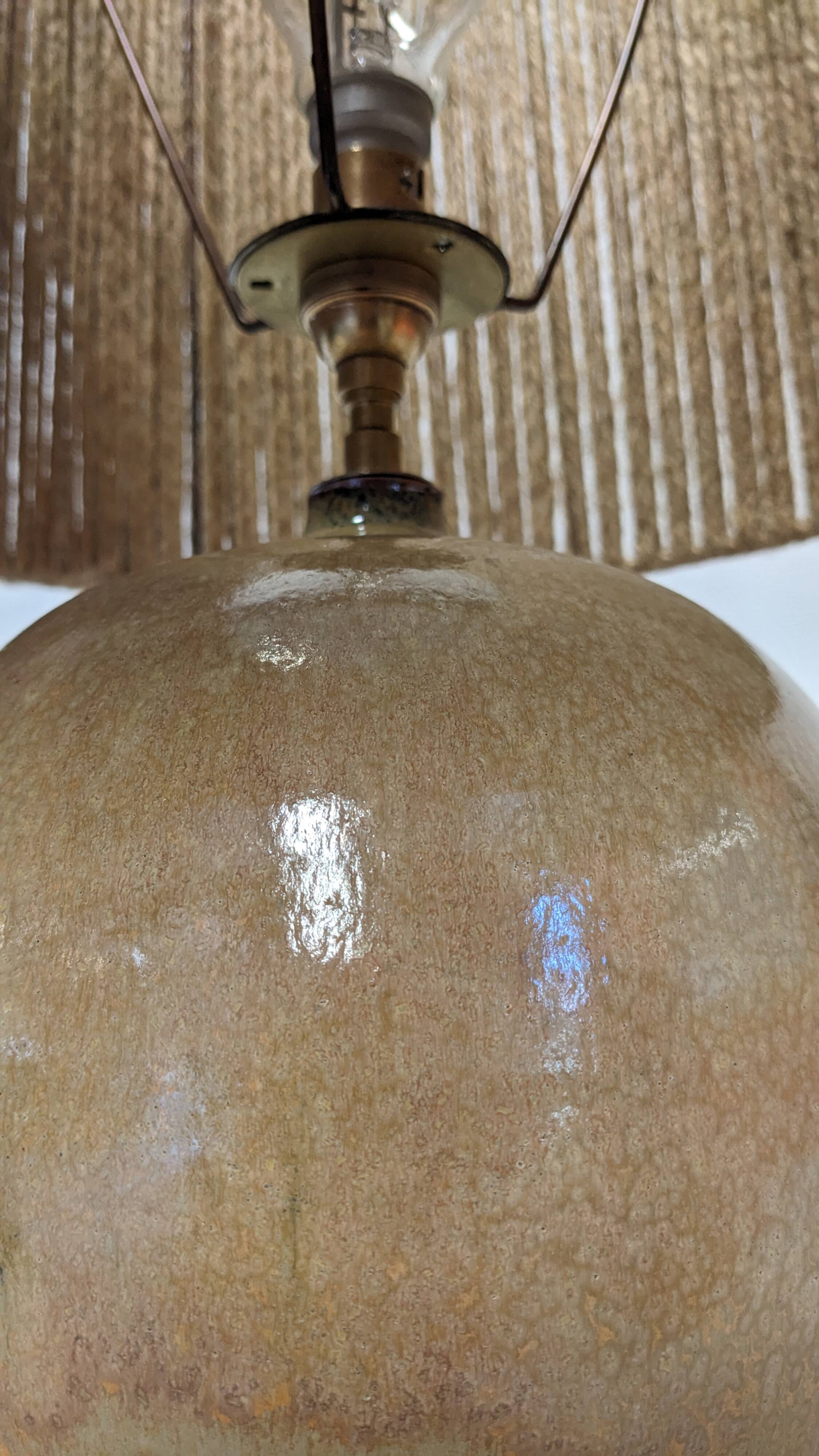Lampe boule vintage en grès émaillé et corde de jute