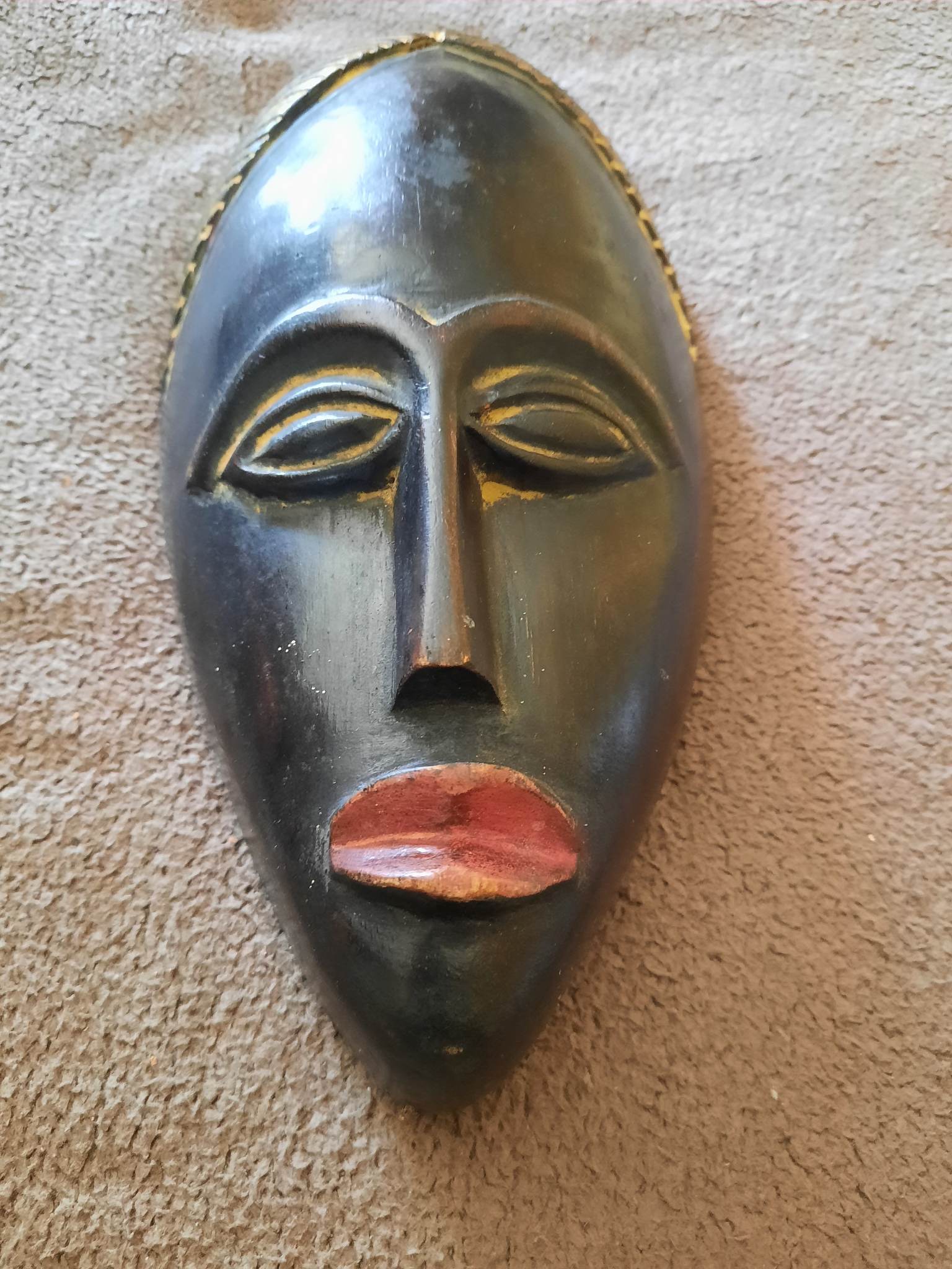 Accra mask from ghana