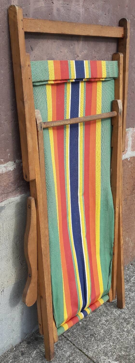 Vintage deckchair, lounge chair or chaise longue
