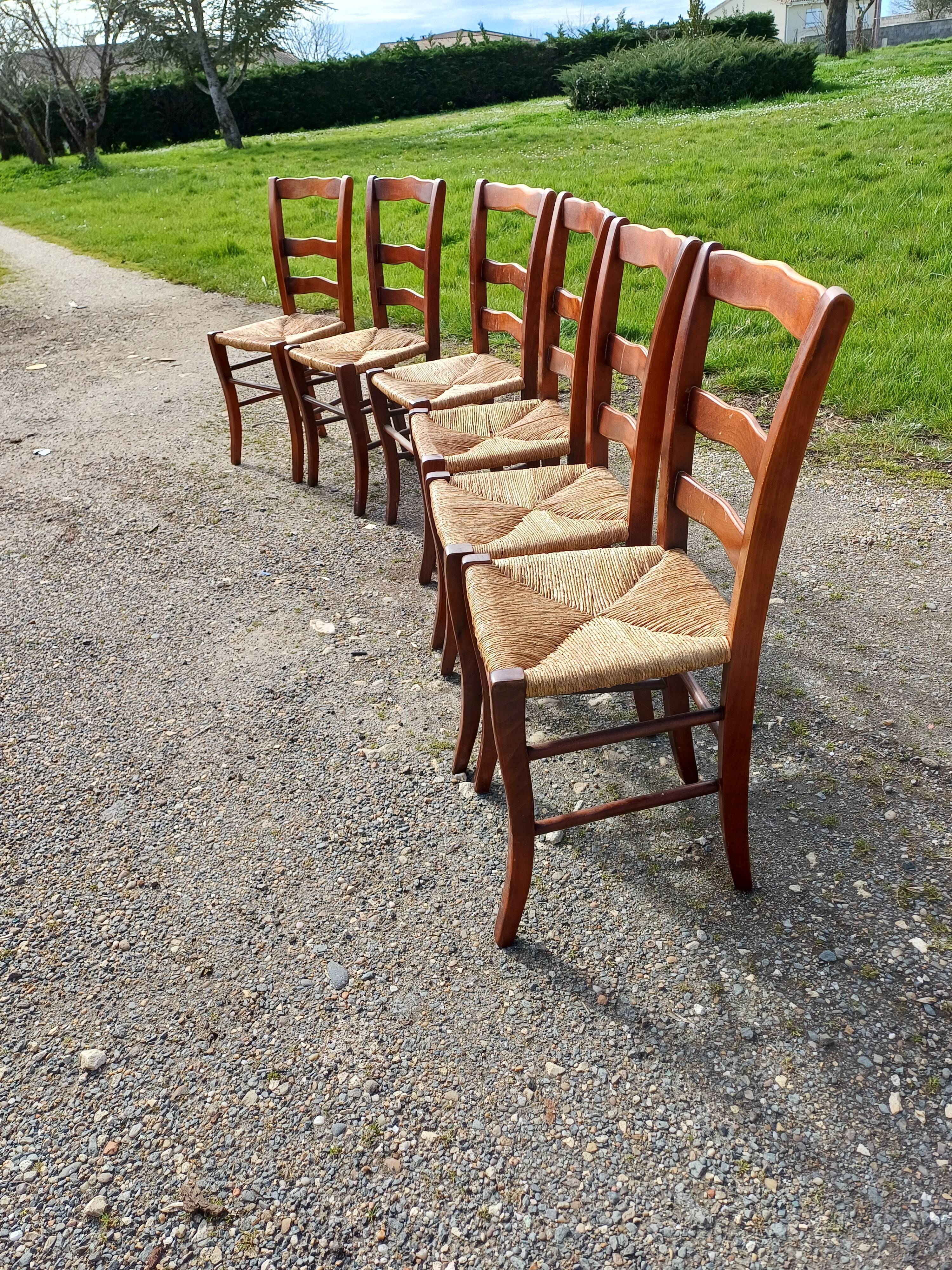 6 old straw chairs