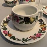 Selfish porcelain service