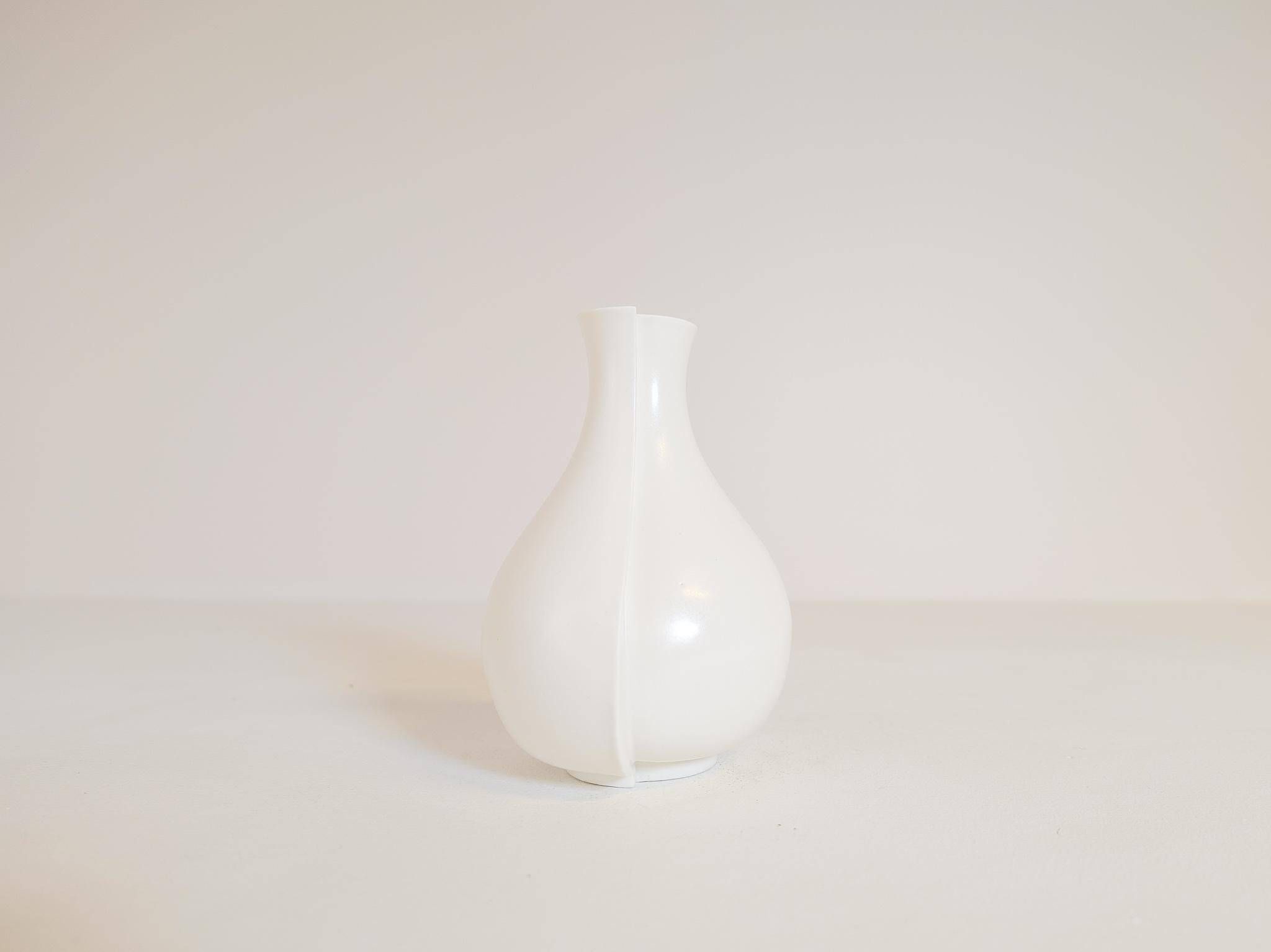 Mid-century modern ceramic vase "Surrea" by Wilhelm Kåge, Gustavsberg, Sweden, 1950s.