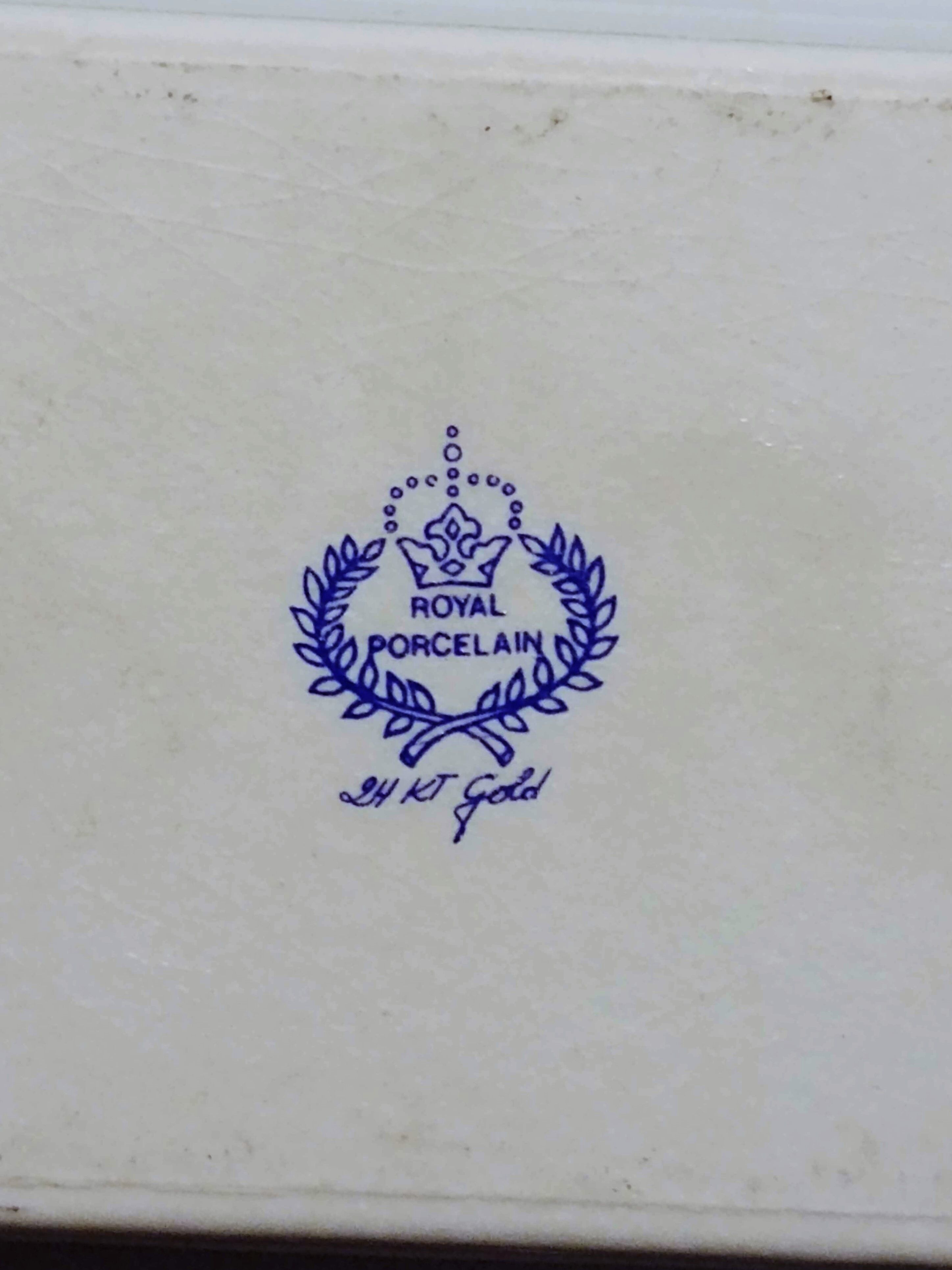 Royal Porcelain porcelain ashtray 24-carat gold-plated patterns