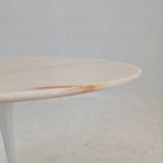 Oval marble side table by Eero Saarinen for Knoll