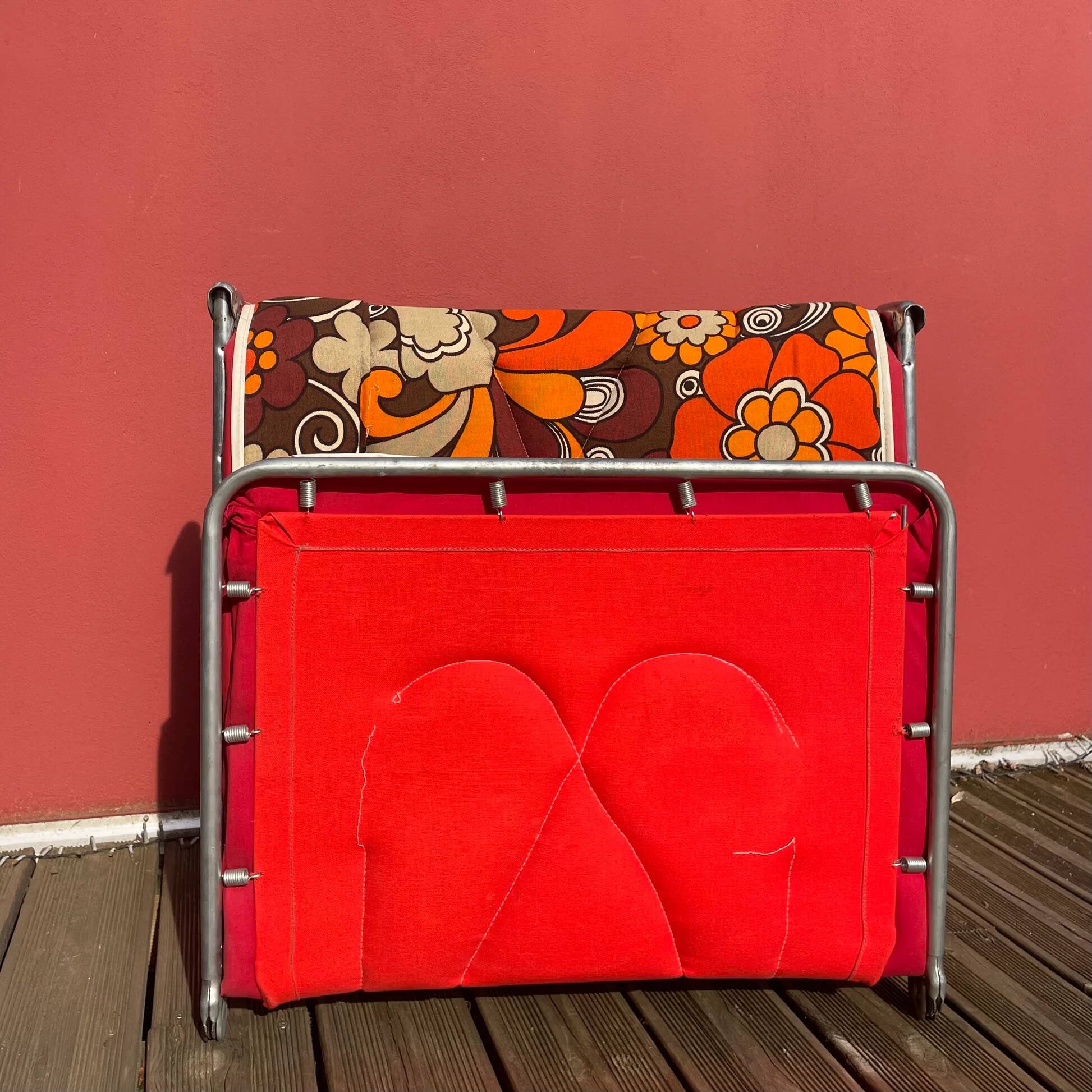 Vintage floral camp bed