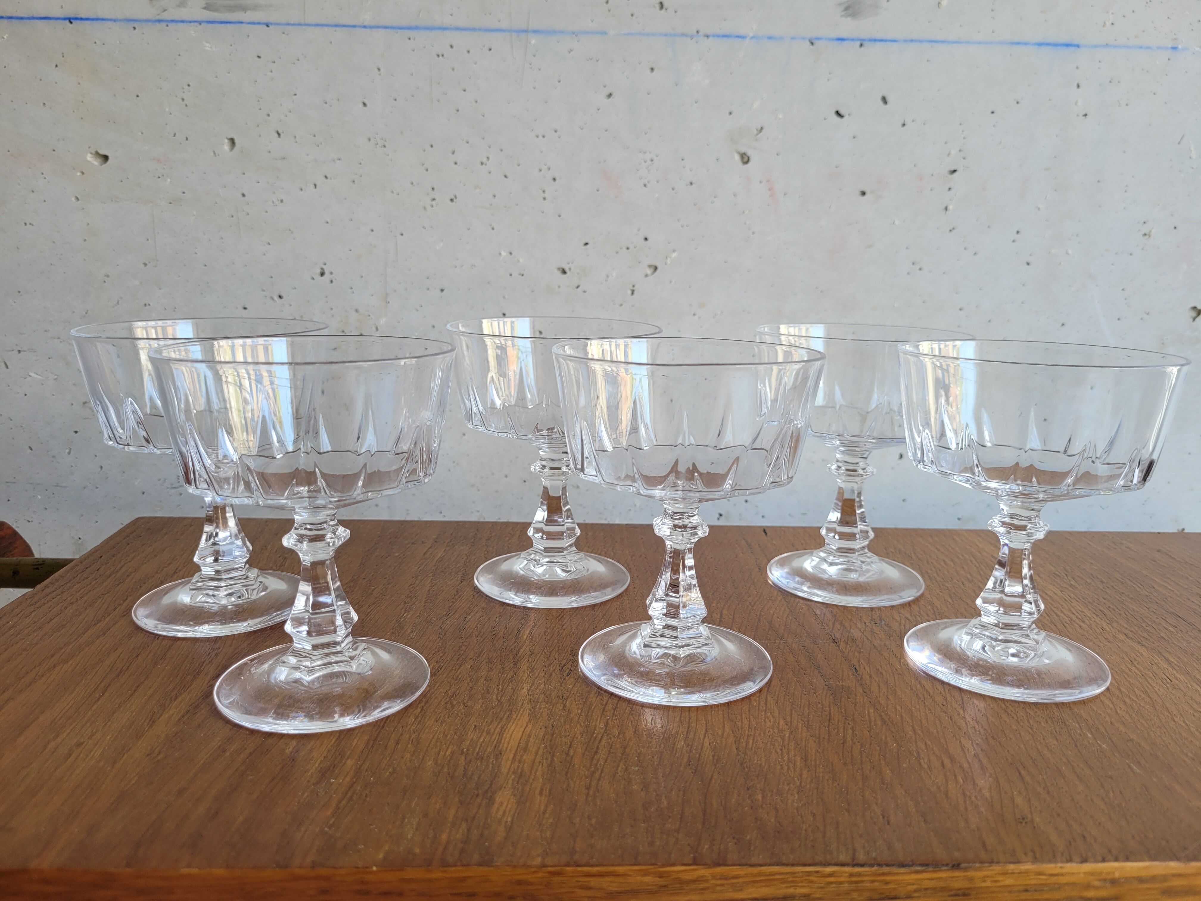 Set of 6 champagne glasses