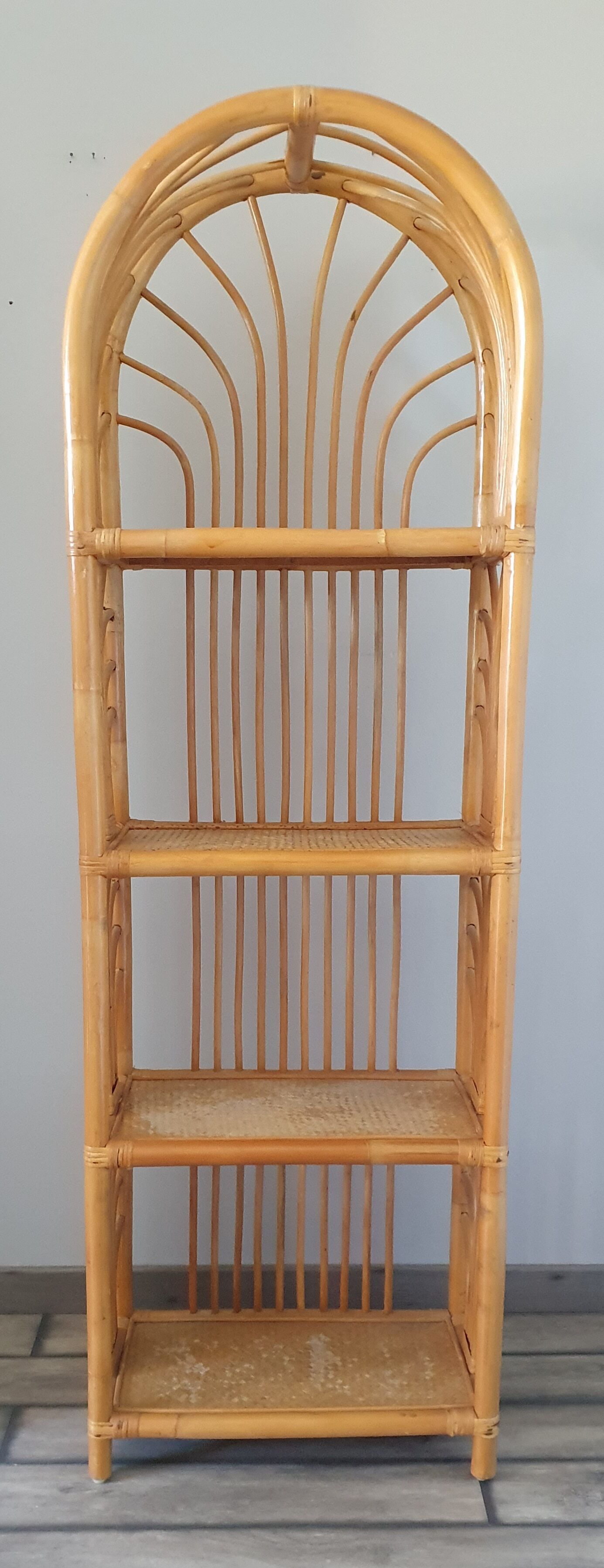 Etagère en rotin